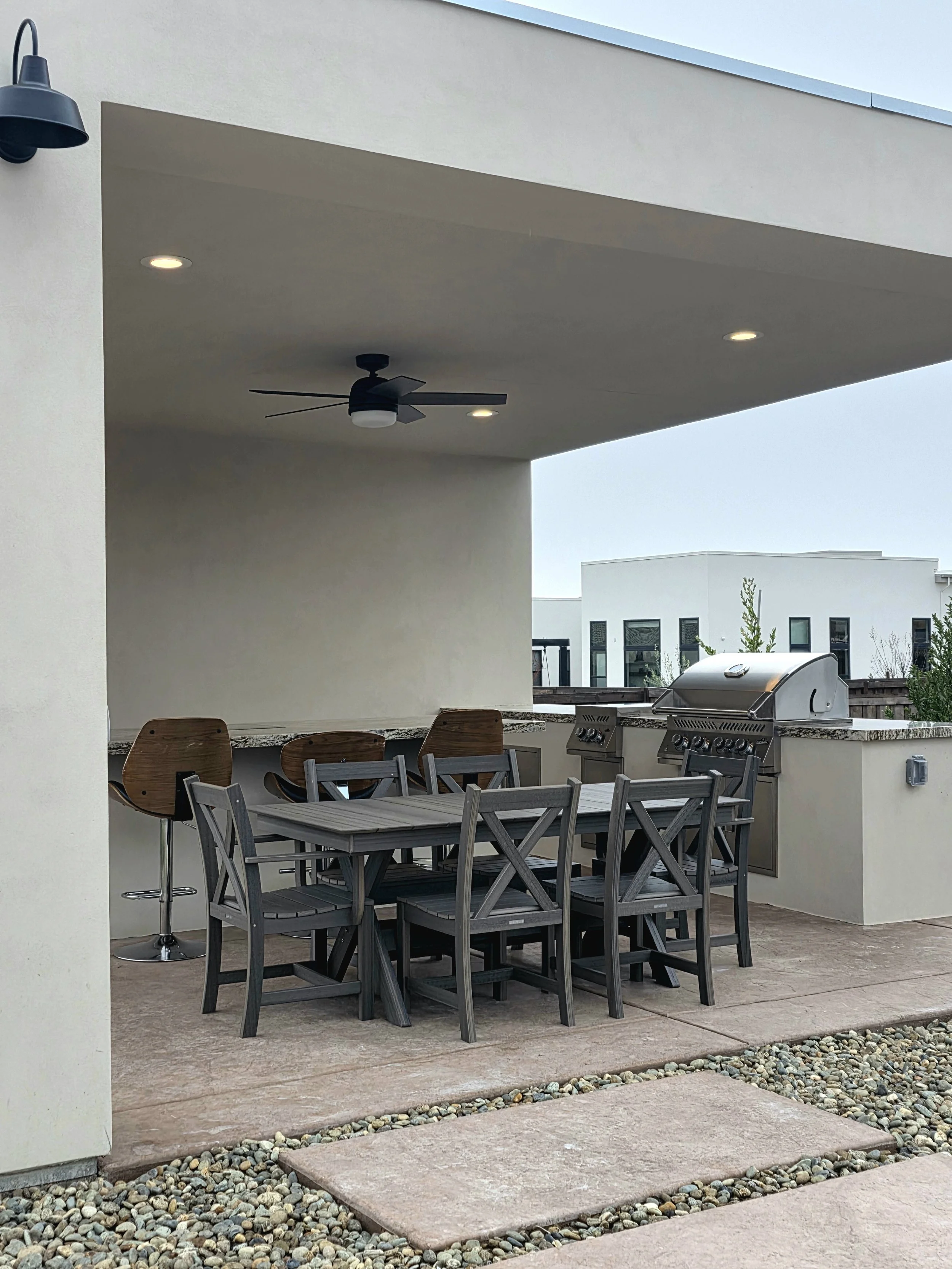 outdoor kitchen2.jpg