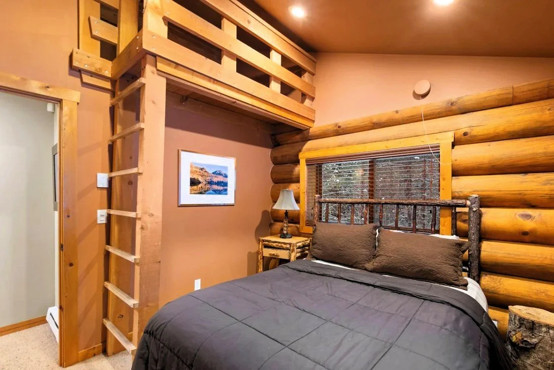 Queen 2 loft.jpg