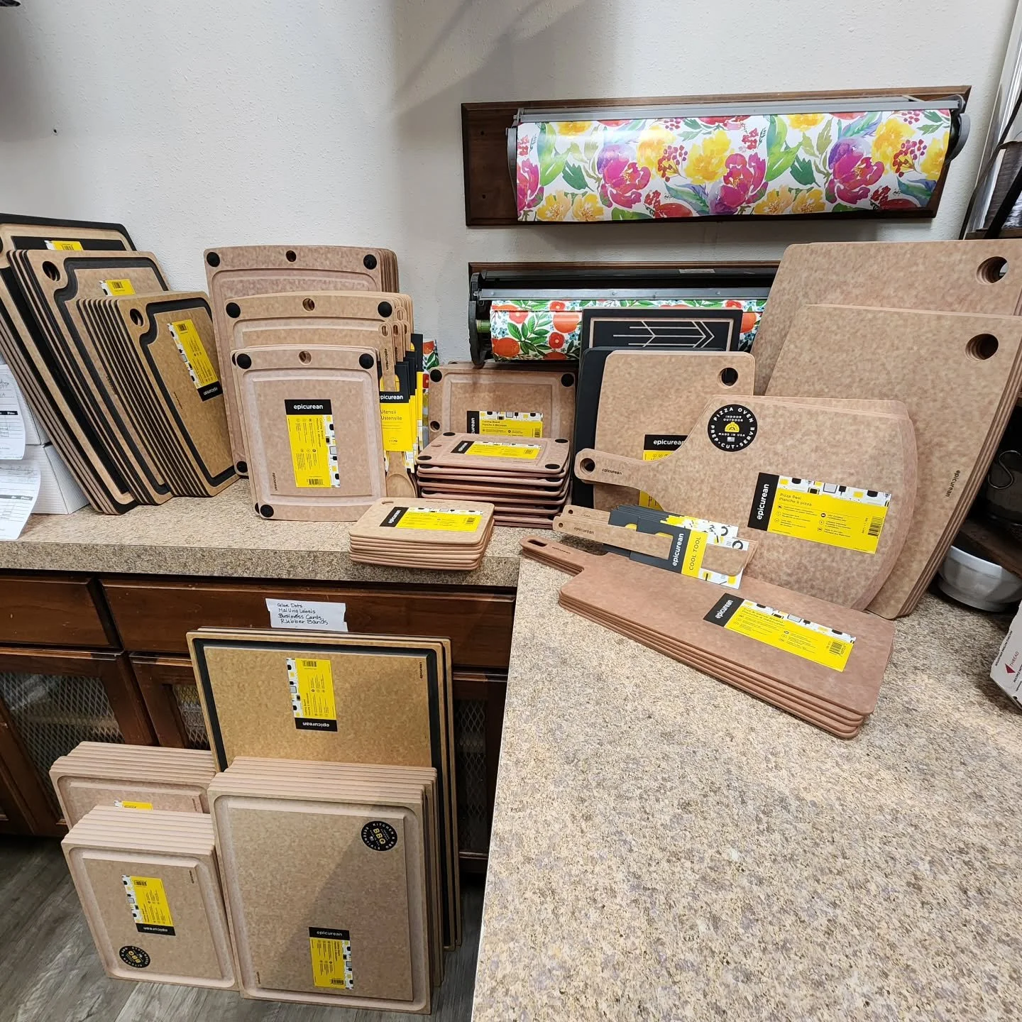 ⚠️ @epicurean_usa boards are finally back in stock!

If you've been waiting, now is your chance to snag one - these won't last long! 

A few reasons why we ❤️ Epicurean boards:

●Durable, long-lasting wood-fiber material
●Gentle on knives
●Non-porous