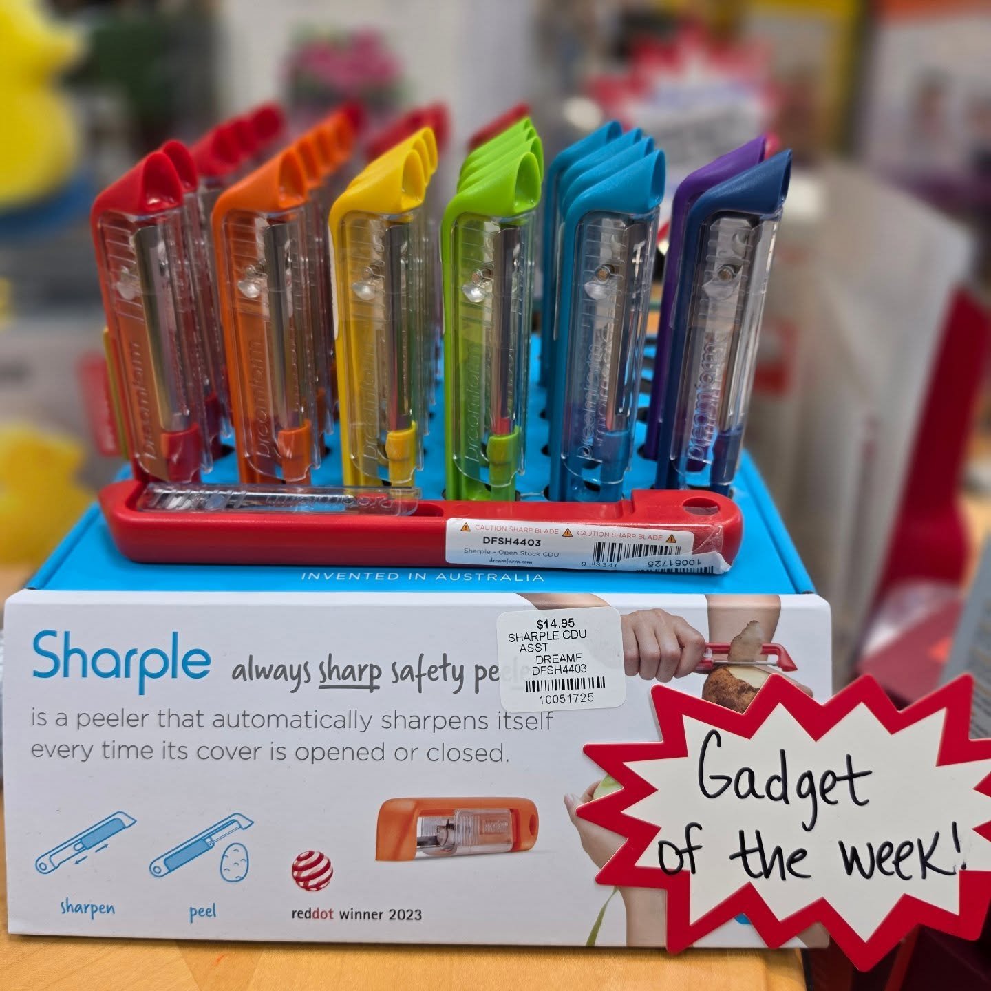 📢 The Gadget of the Week is...the Sharple!

The Sharple Peeler is a Pepperberries favorite - here's why we love it:

*The safety cover has a built-in ceramic ball sharpener that automatically sharpens and hones the blade every time the protective ca