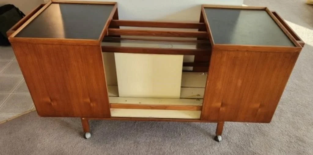 Povl Dinesen bar cart 2.jpg