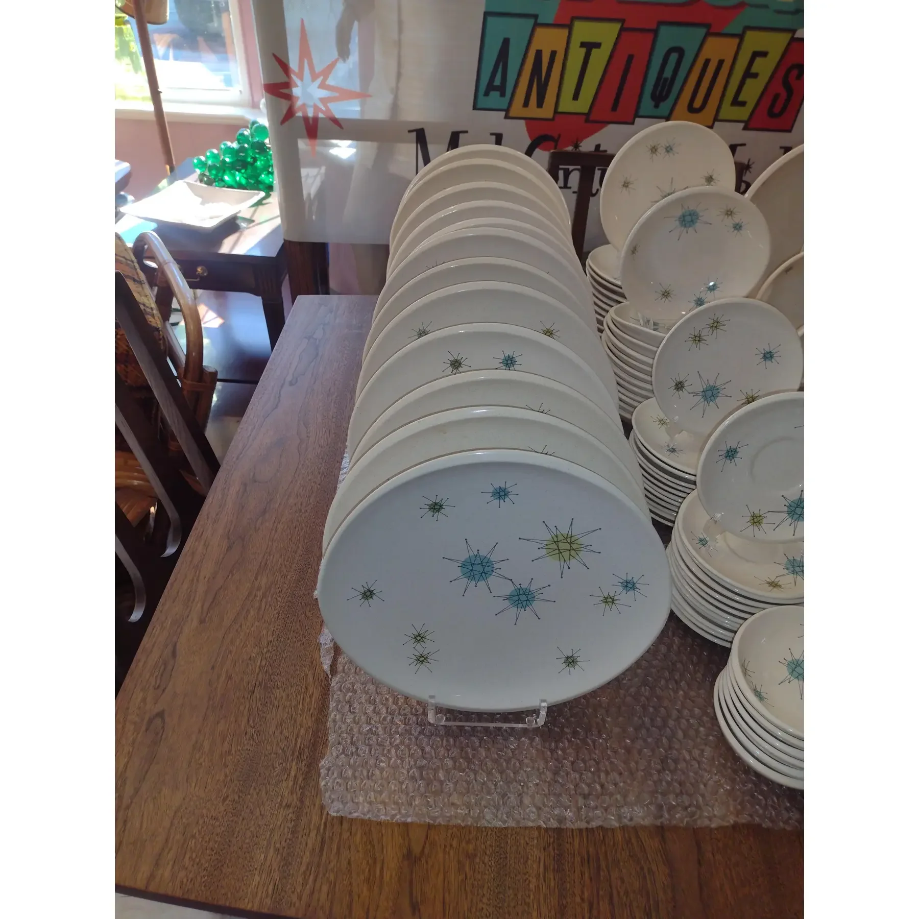 1960s-fanciscan-starburst-dinnerware-set-132-pieces-6236.webp