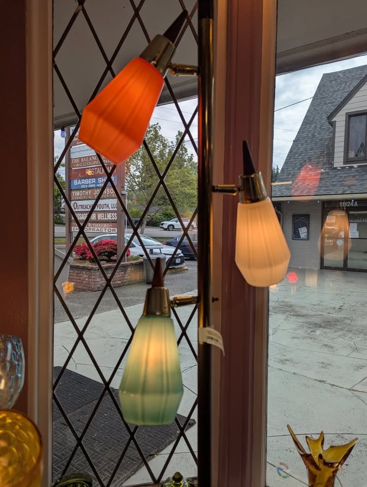 Tri Colored Tension Lamp