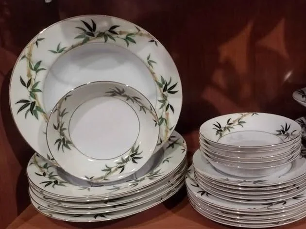 Bali Hali Bamboo China Set by Kent, 32 pieces, Service for 6