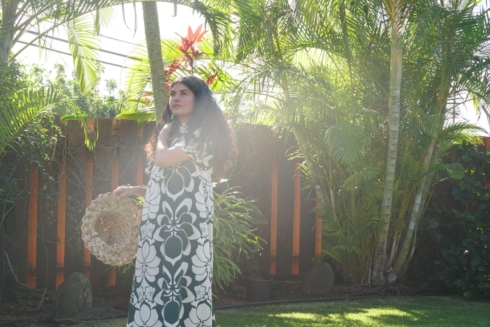 Where Lale Meets Mu‘umu‘u: Women, Memory, and the Soft Power of Cloth