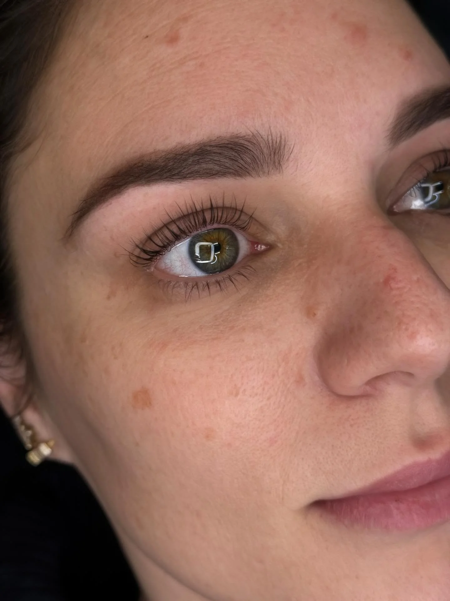 We are lifting lashes and lifting spirits! What a gorgeous WOMAN!! Also a brow stain by yours truly ;). #lashlift #browstain #batonrougebrows #batonrougelashes #pmubatonrouge