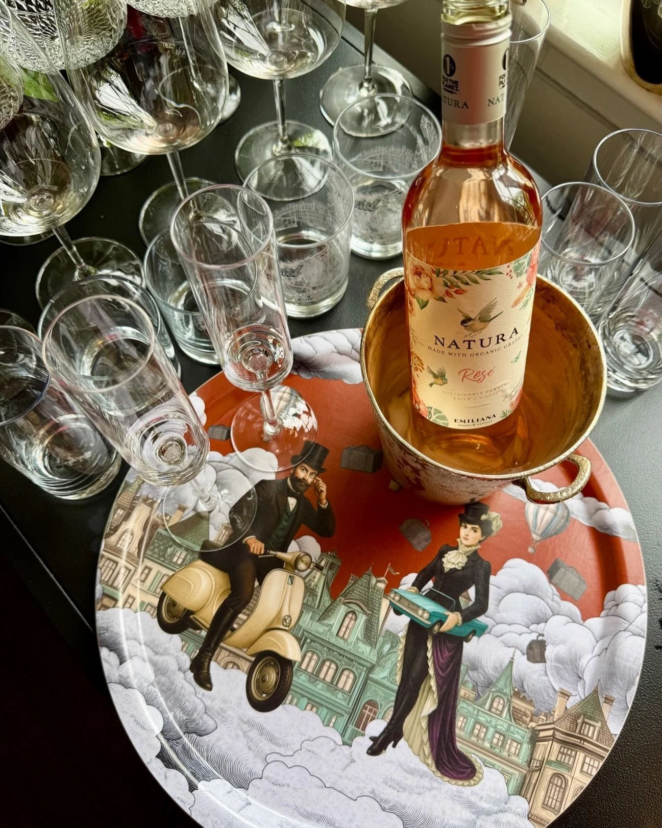 Summer drinks are always better with friends.
Setting the scene for ros&eacute;, conversation, and a table full of stories.
Here&rsquo;s to long afternoons, spontaneous gatherings, and making the most of summer. ☀️🍷

#BontariaDecor #SummerEntertaini