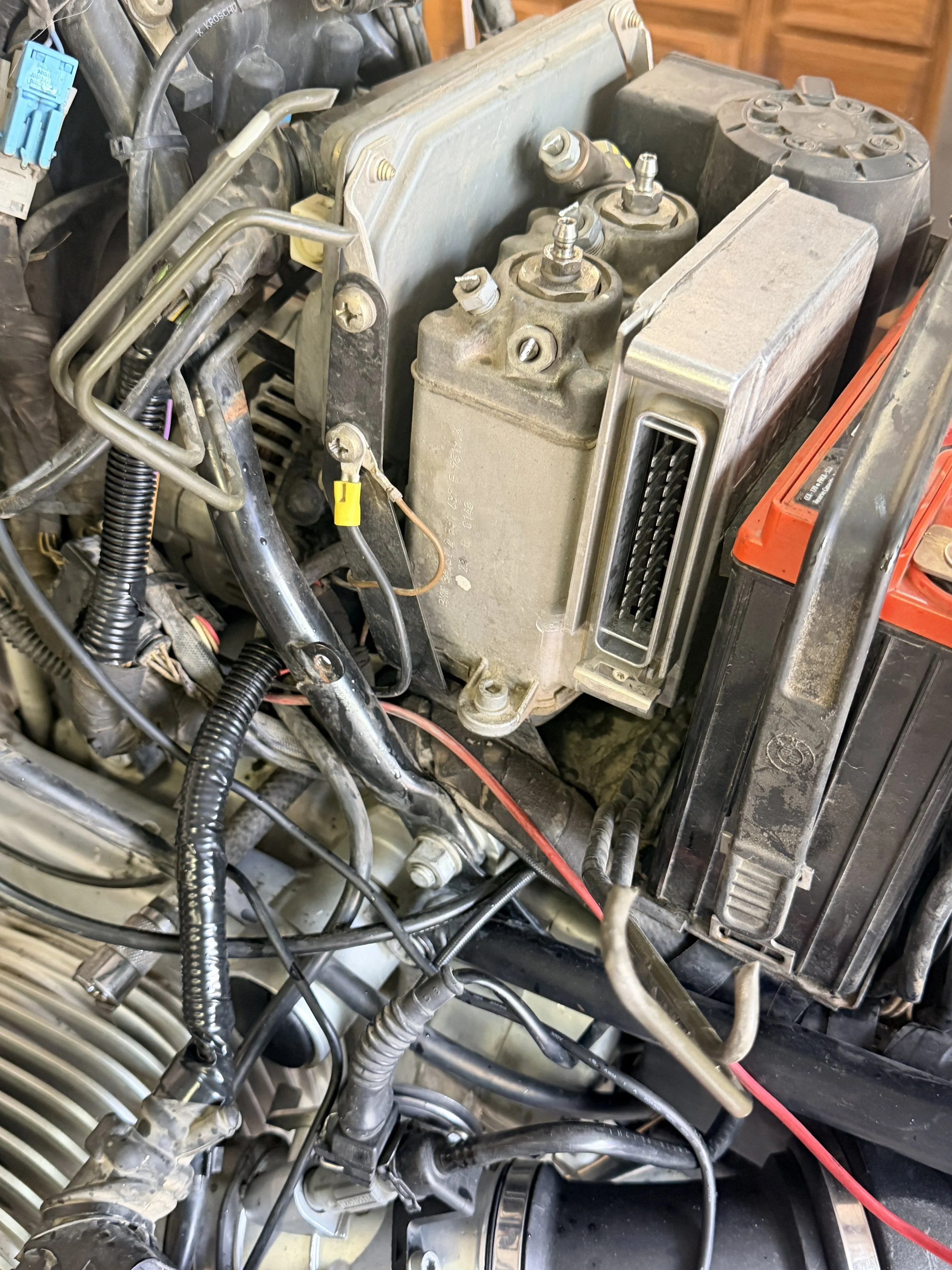 Removed the ABS wiring harness to check brake functionality wasn't impaired on this before deleting the ABS. It doesn't & we are off. 