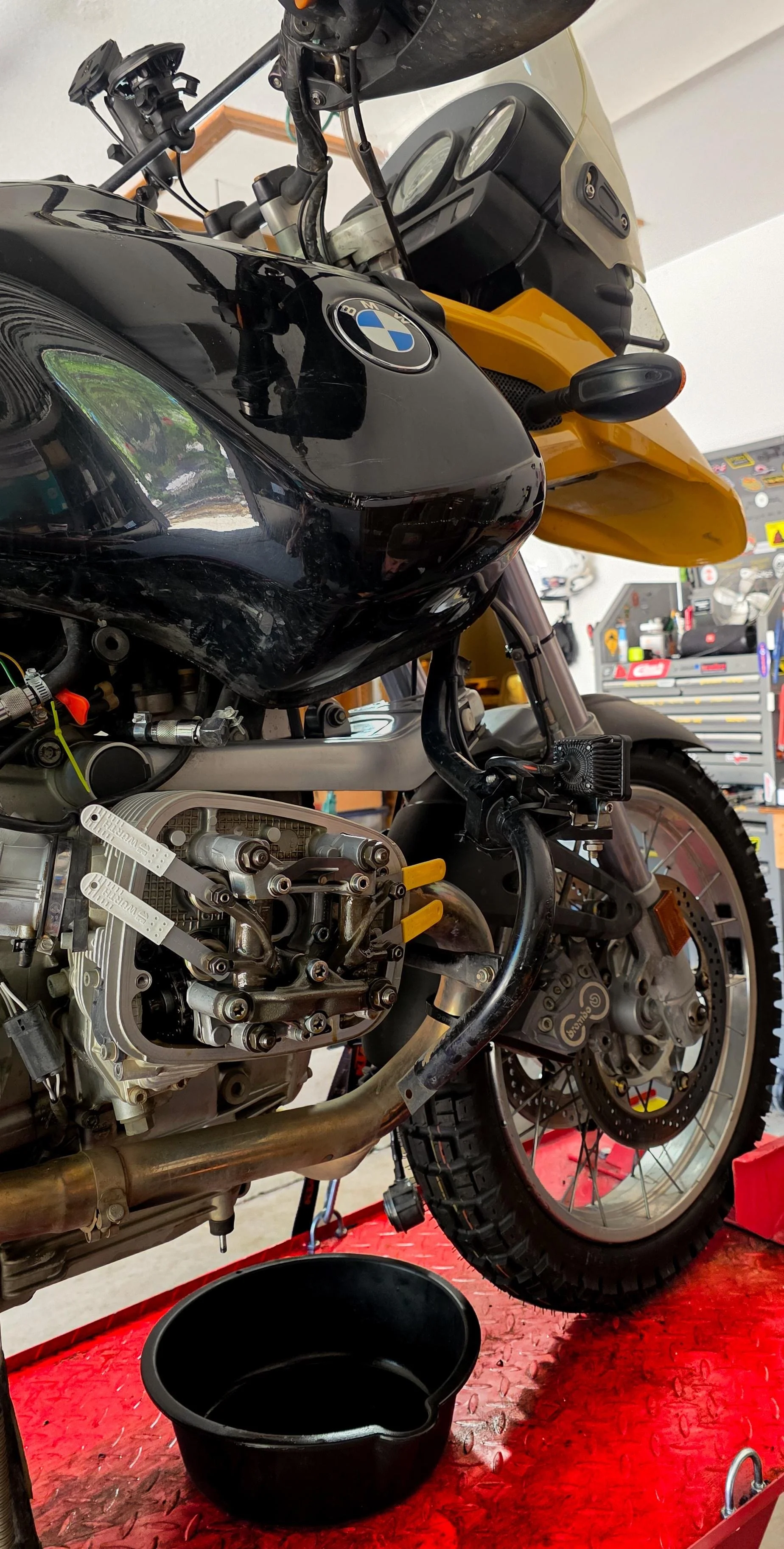 Let's begin with an overnight cold sit and the valves being done. Both left and right cylinder required minor adjustments, and I feel good about them being in spec now! 
