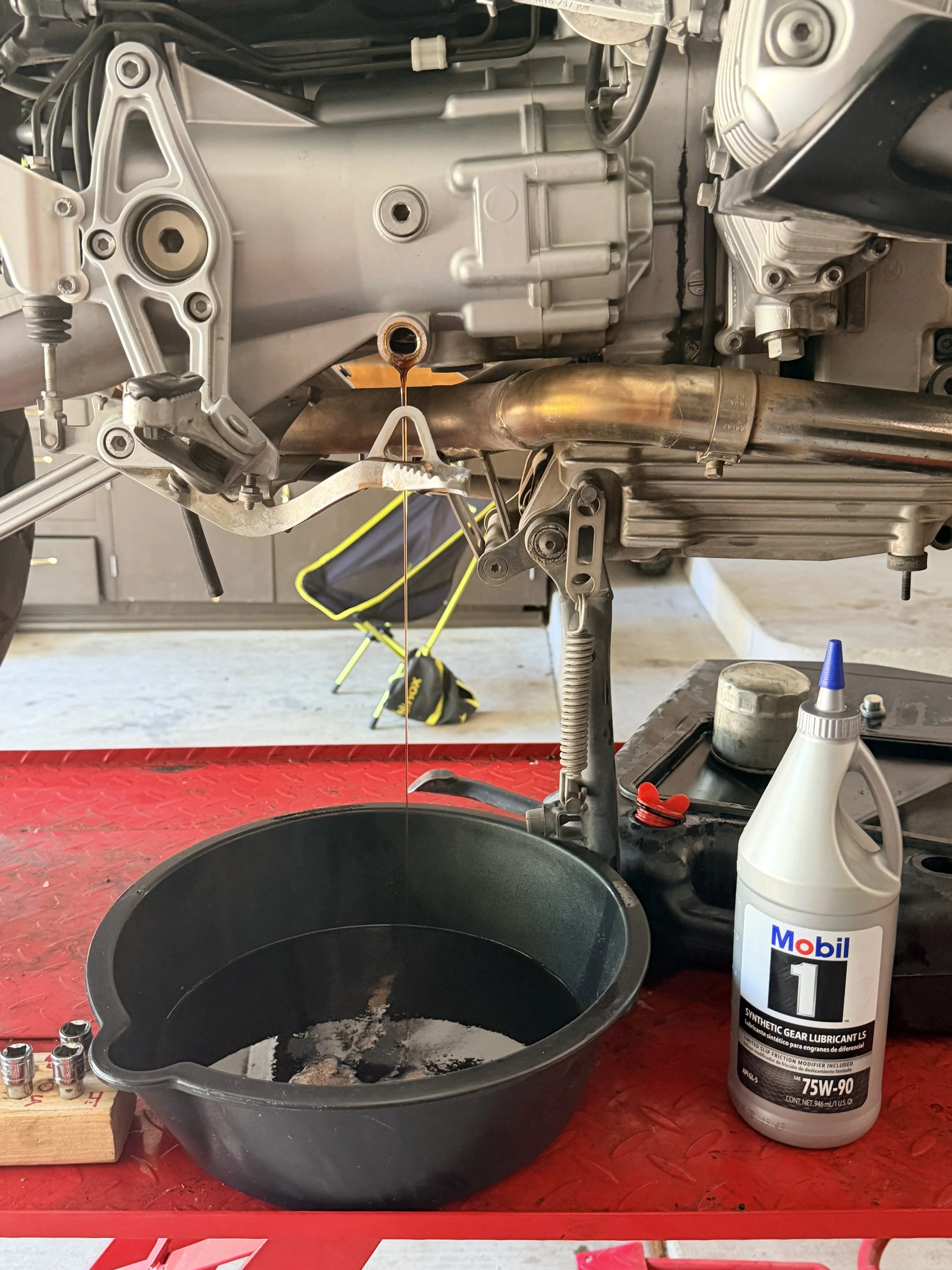 Fluids replaced. I'm not sure what the hell gear oil was in there. It has just been replaced, but I didn't trust it. 