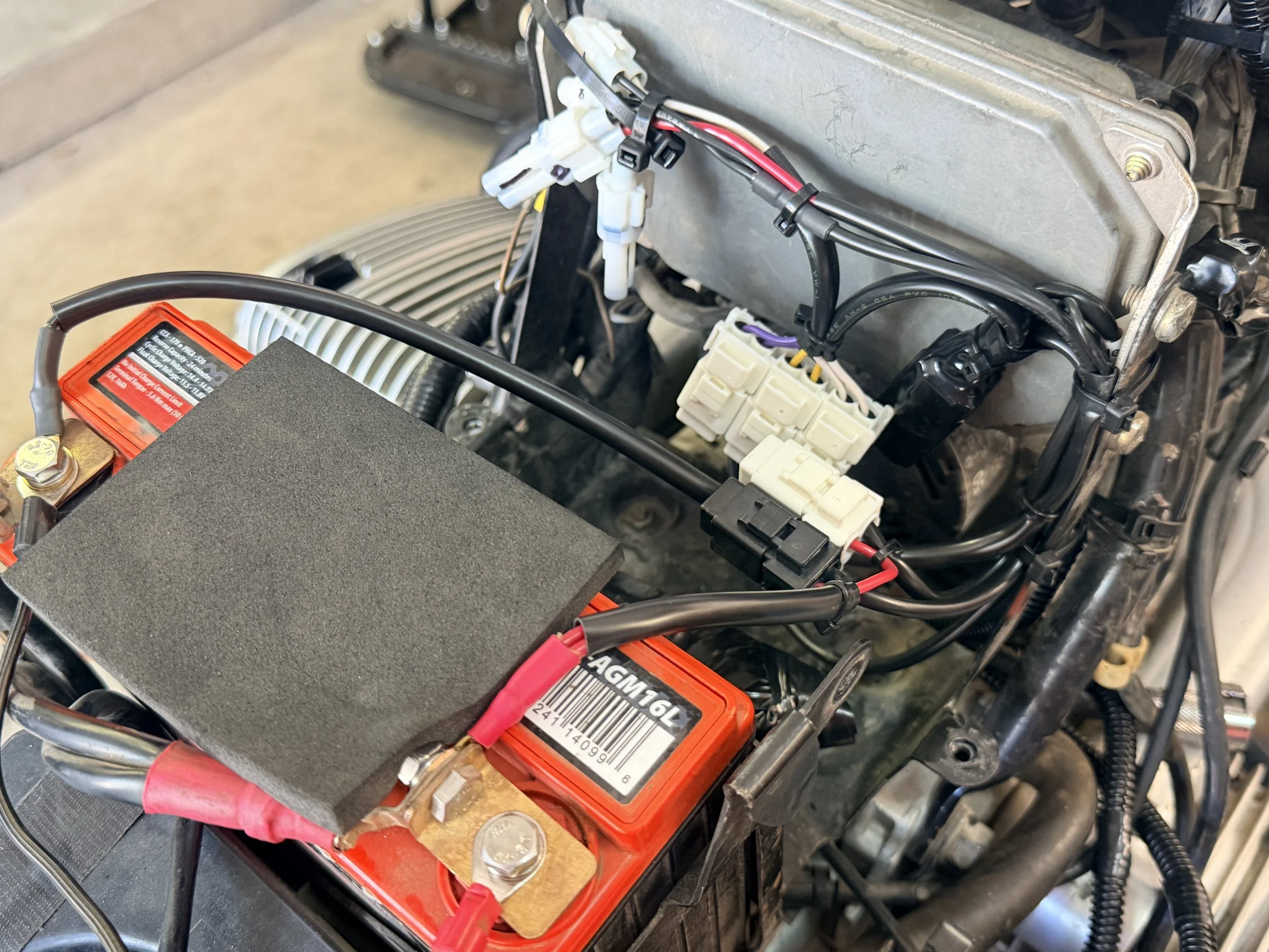 Everything has been plugged in and the wiring has been cleaned for long-term storage. 