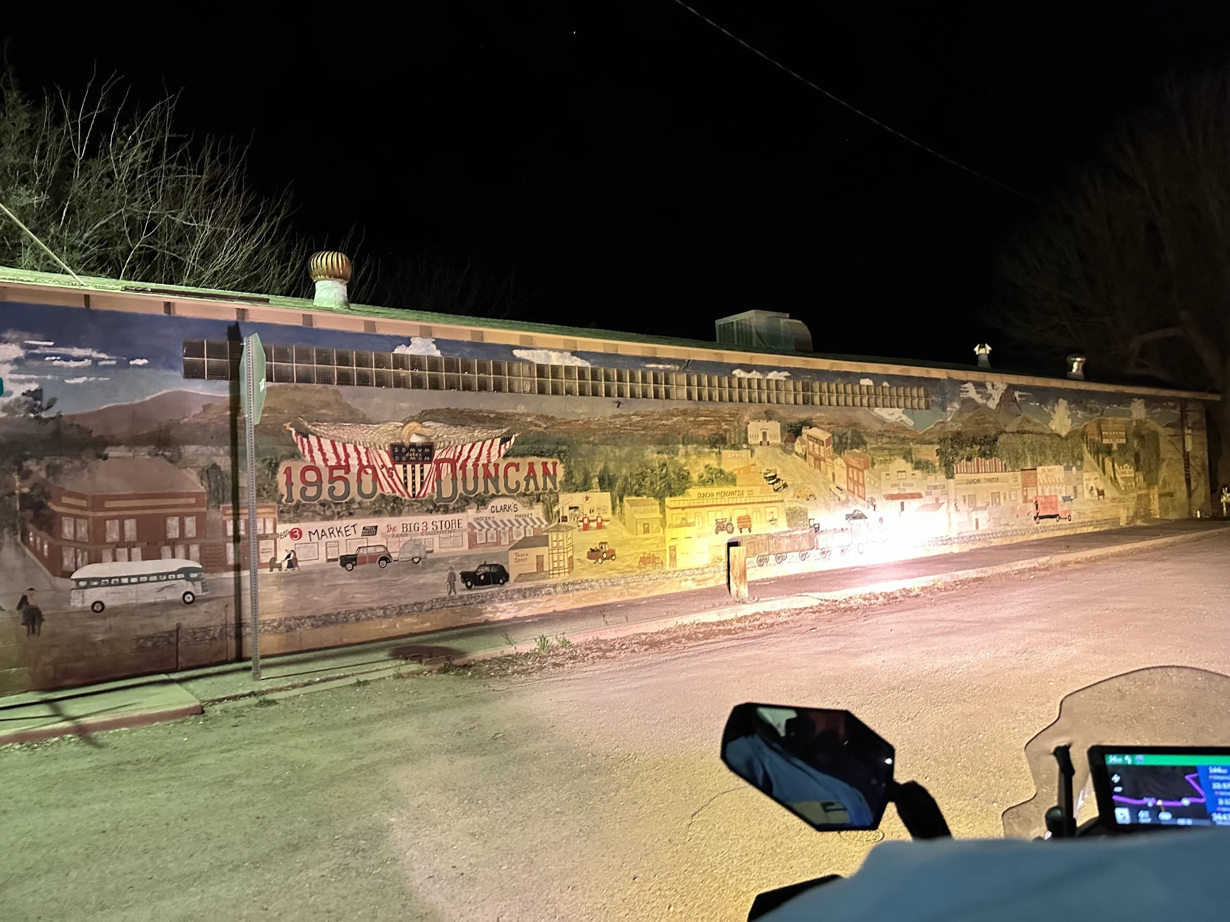 Cool mural along the route showing the old town history of Duncan, Arizona, in the 1950's. 