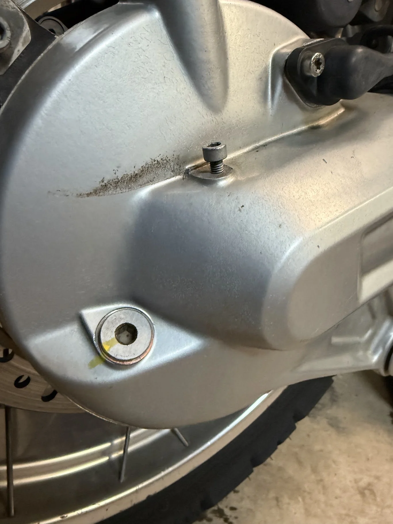 Rear drive fluid was done, and it was definitely time for new gear oil. Seeing a minimum amount of metal particles gave me confidence. Torqued to spec. 