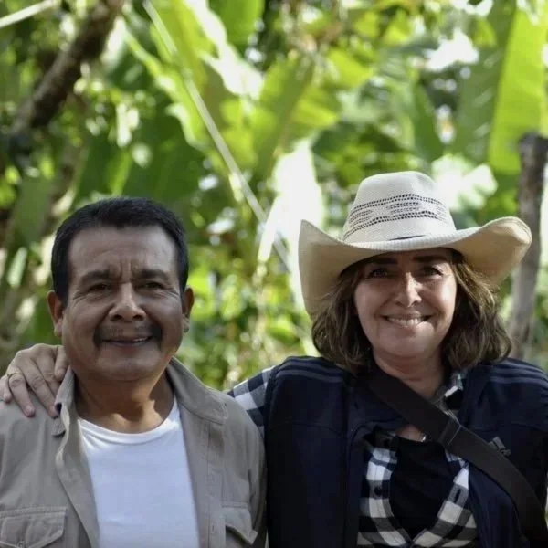 Nabesta colabora con cooperativas indígenas en Oaxaca, regenerando bosques y fortaleciendo economías locales mediante producción agroecológica