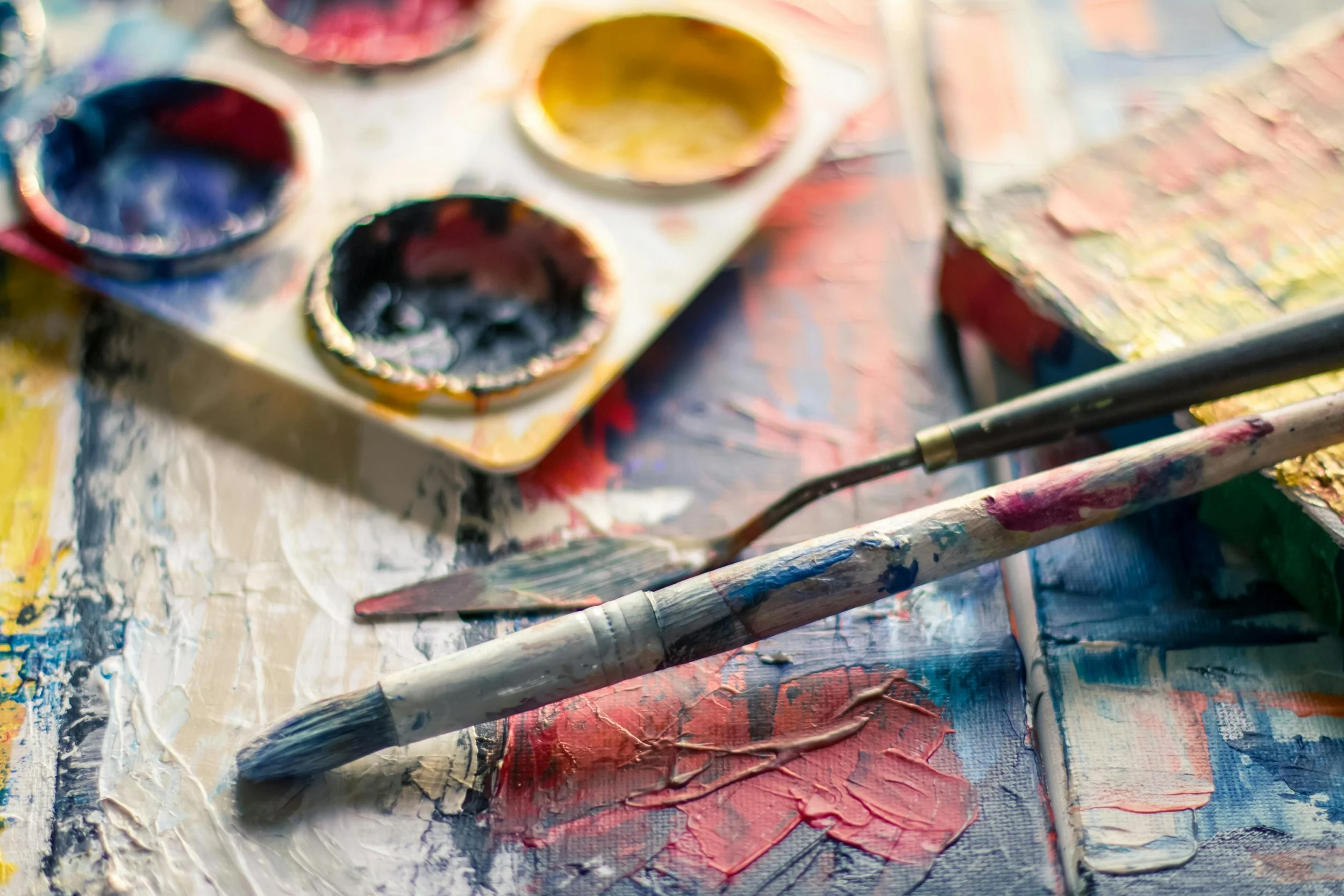 How Art Therapy Builds Resilience After Divorce