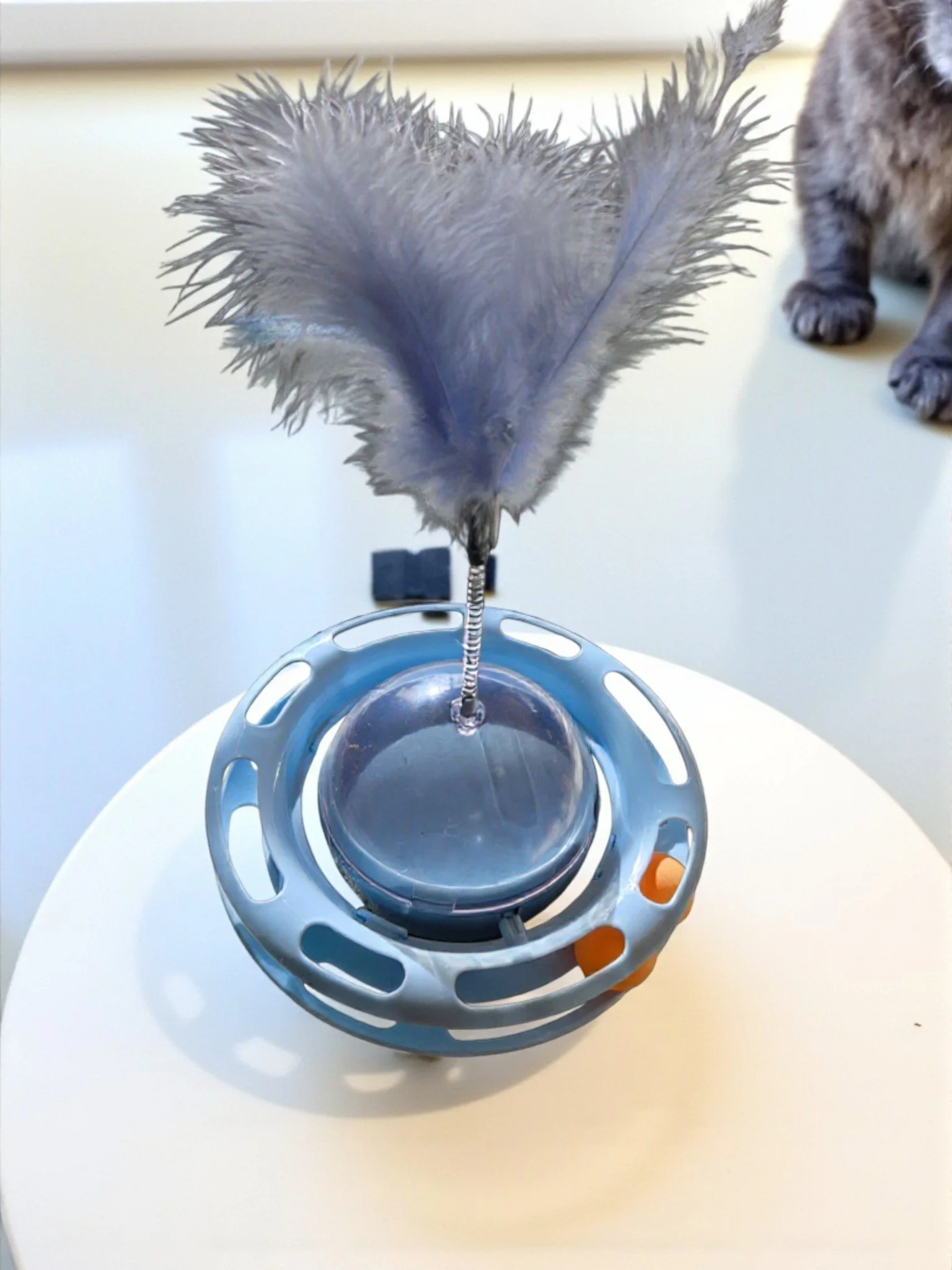 UFO cat toy