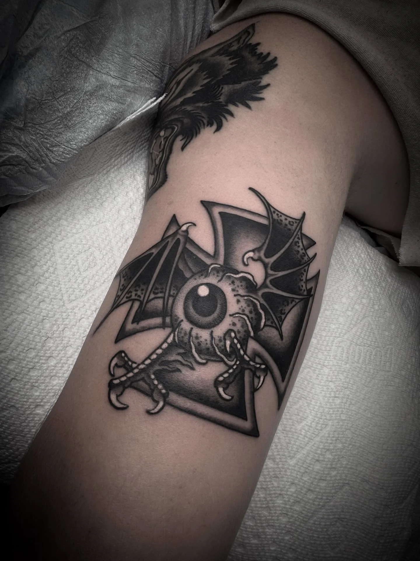 Flying Eye. Done @elmstreettattoo DM TO BOOK.