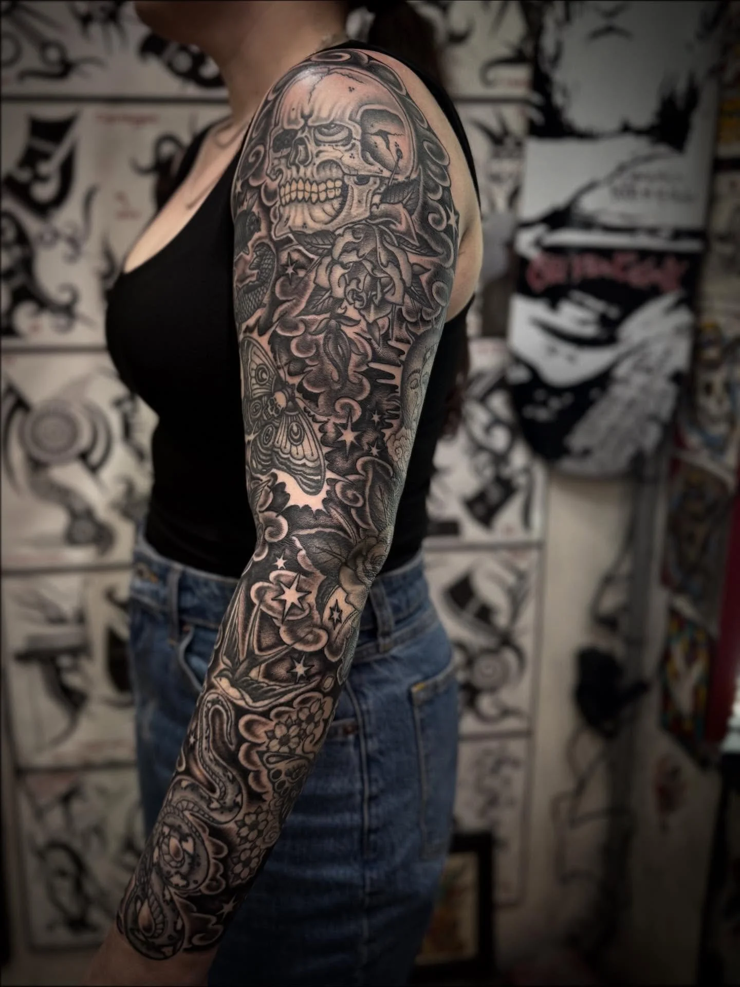 Finished up this sleeve for Taylor. I appreciate the commitment! Swipe for more angles/video. Done @elmstreettattoo DM or click the link in the bio to book.