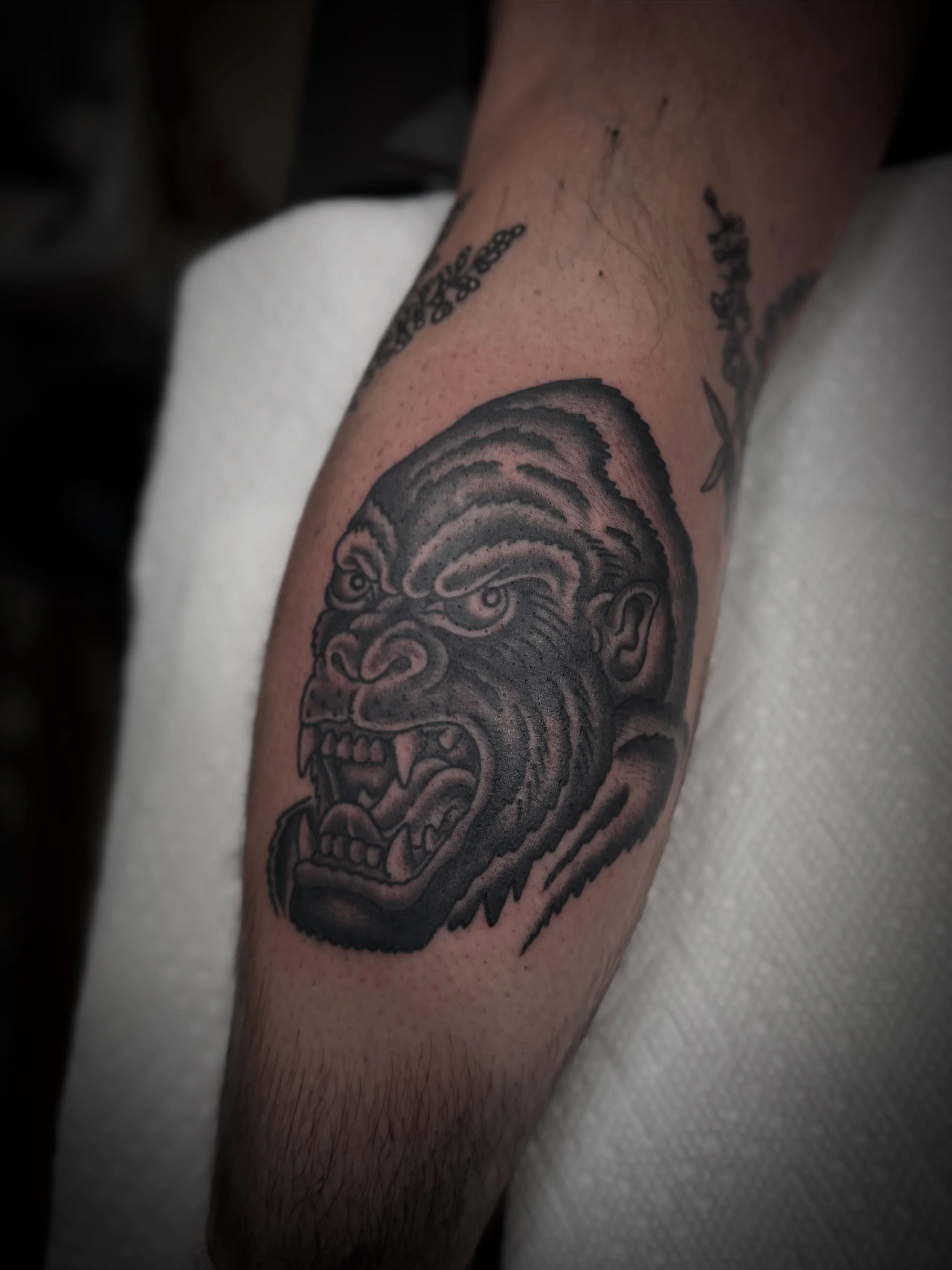 Gorilla-ism done @elmstreettattoo I&rsquo;m always taking appointments and walk-in at the shop. DM me with any question or visit the link in my bio to book an appt or buy some merch!