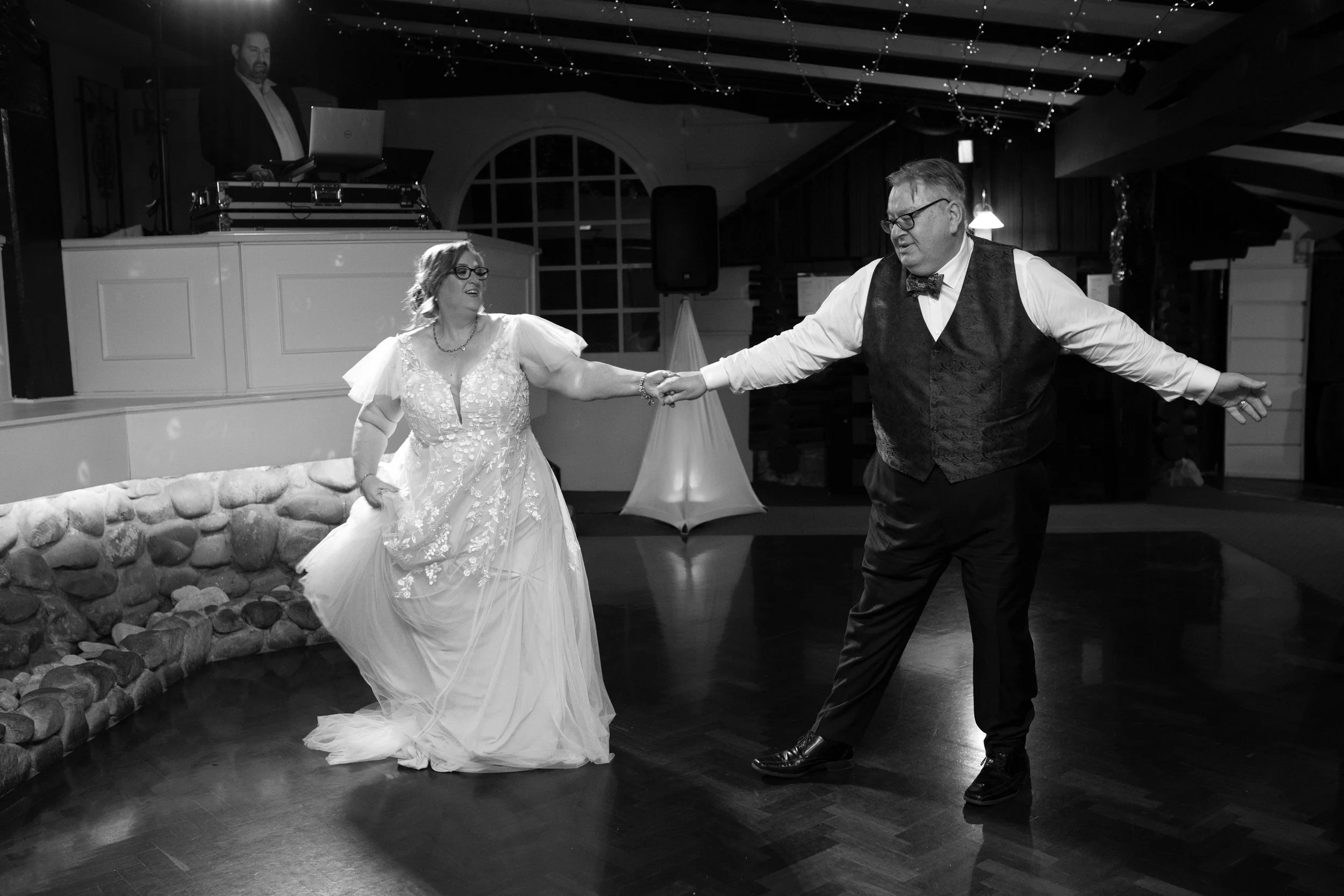 Alison & Simon's Wedding at Chateau Wyuna in Mount Evelyn
