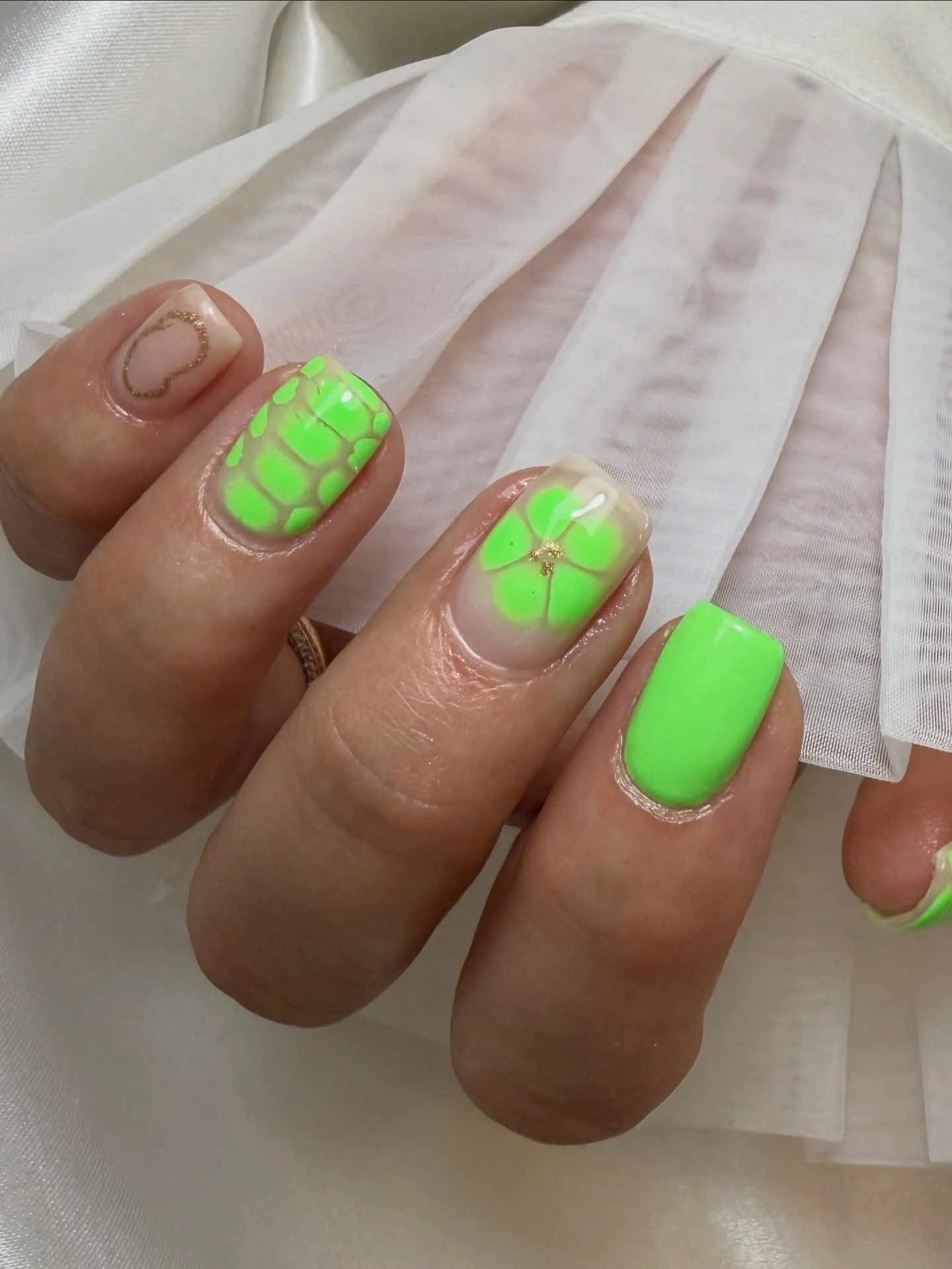 Couldn’t be brighter š Are you ready for the summer colours? #goldcoastgelnails