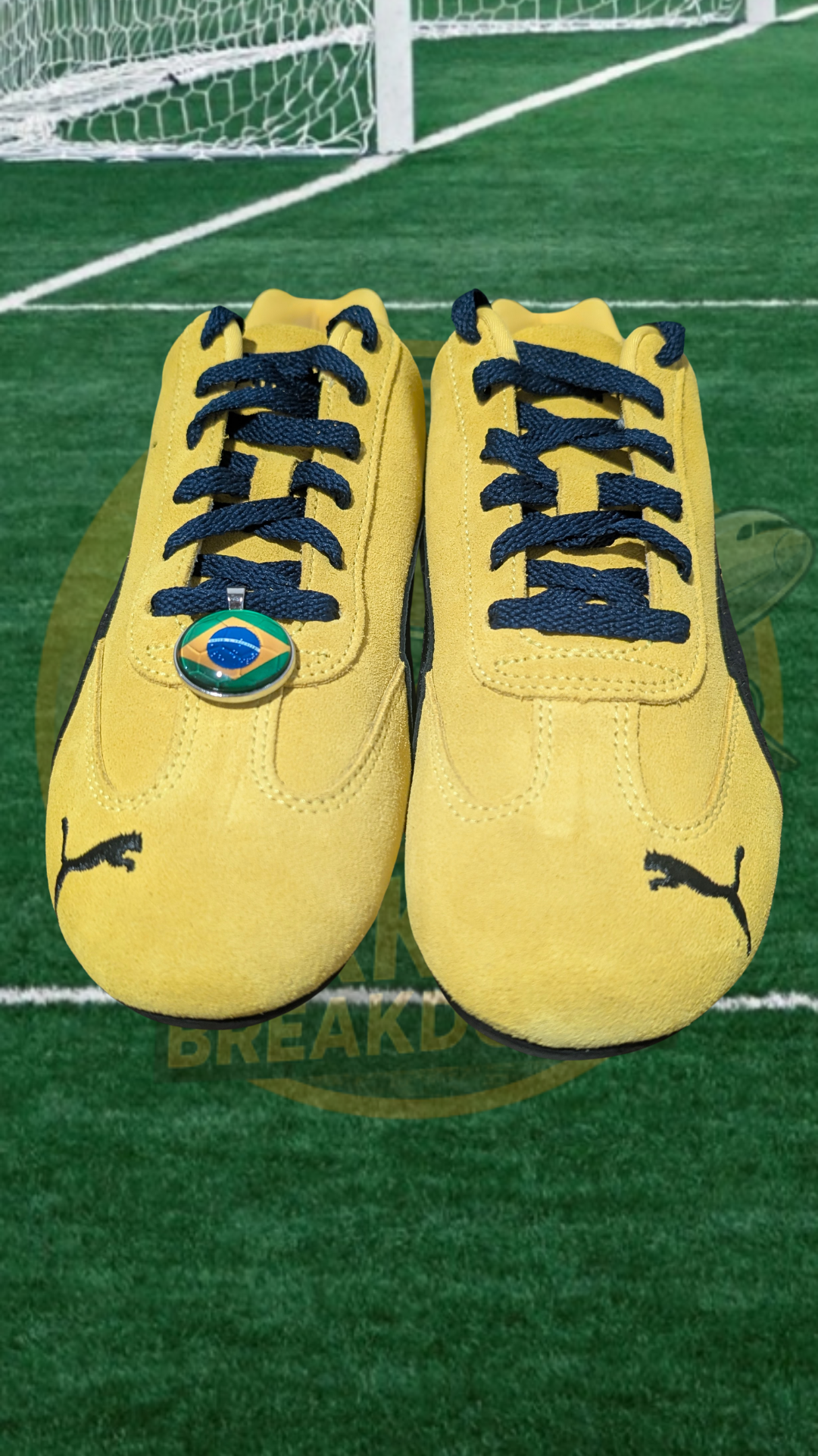 Custom Pele Yellow Speedcats.png