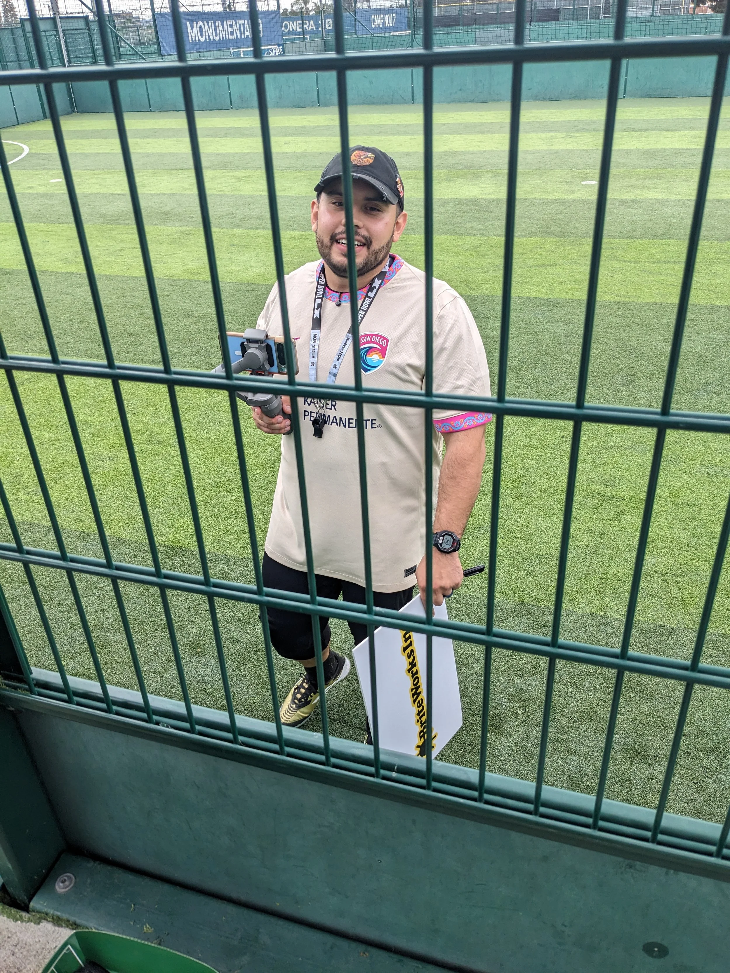 PXL_20260412_211924678.RAW-01.COVER.jpg