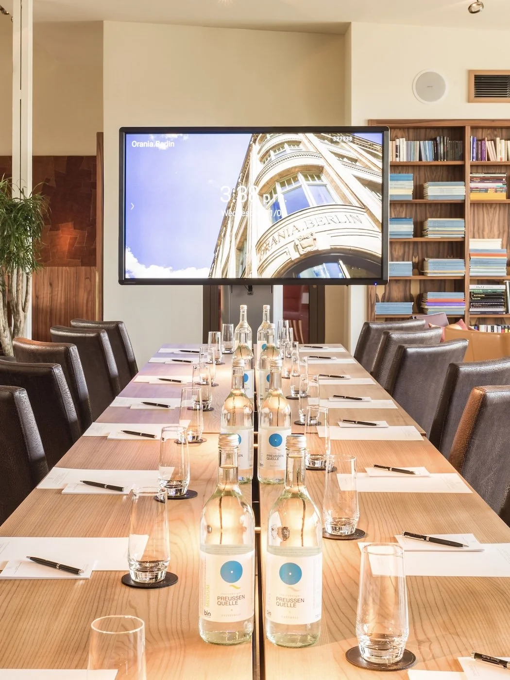 de_berlin_orania-berlin_meeting-room_portrait.jpeg