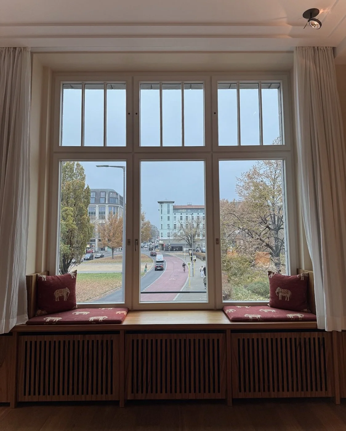 de_berlin_orania-berlin_suite_view_portrait.jpg