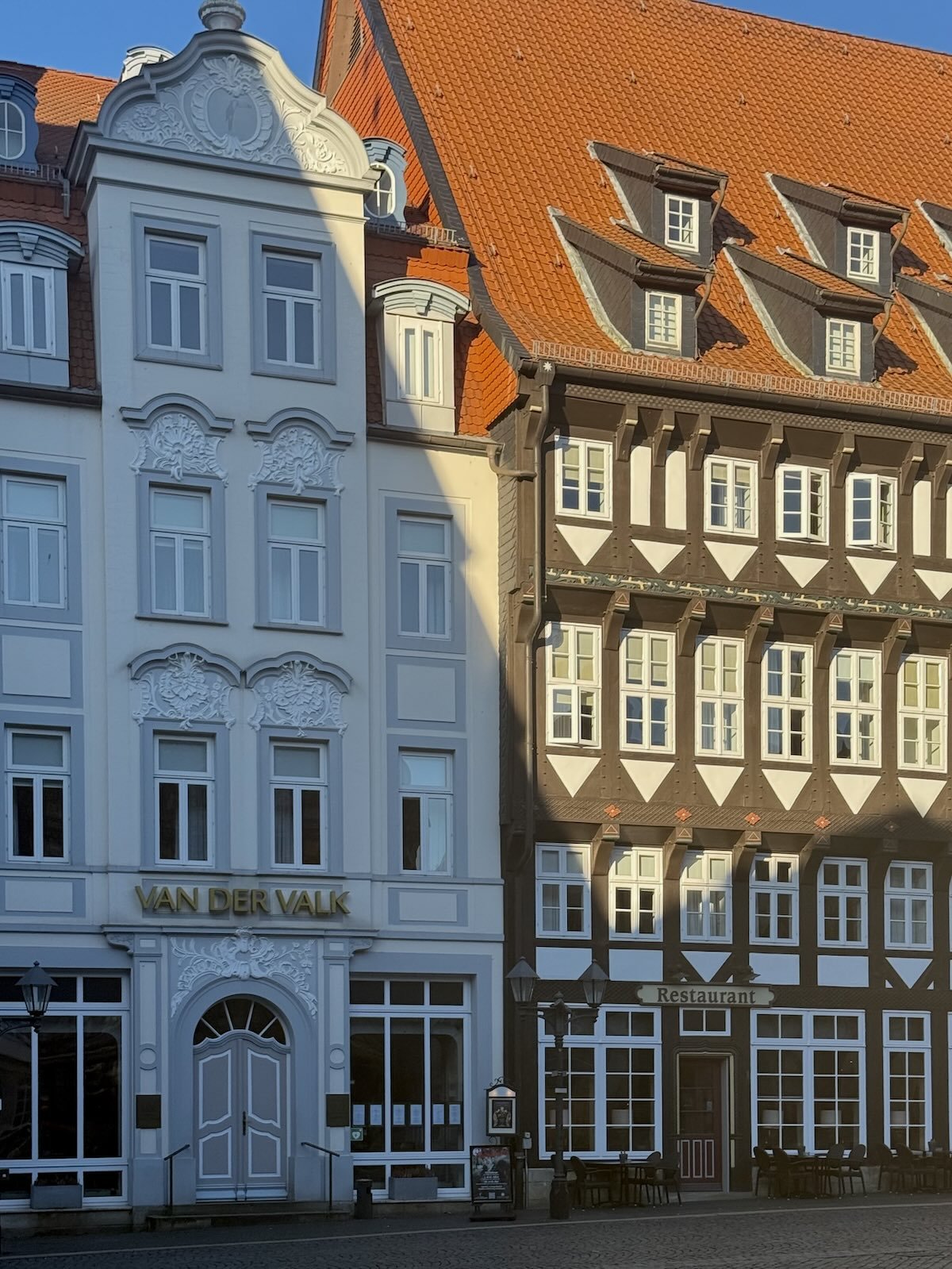 DE-Hildesheim_Van-der-Valk_Hotel_exterior_portrait.jpg