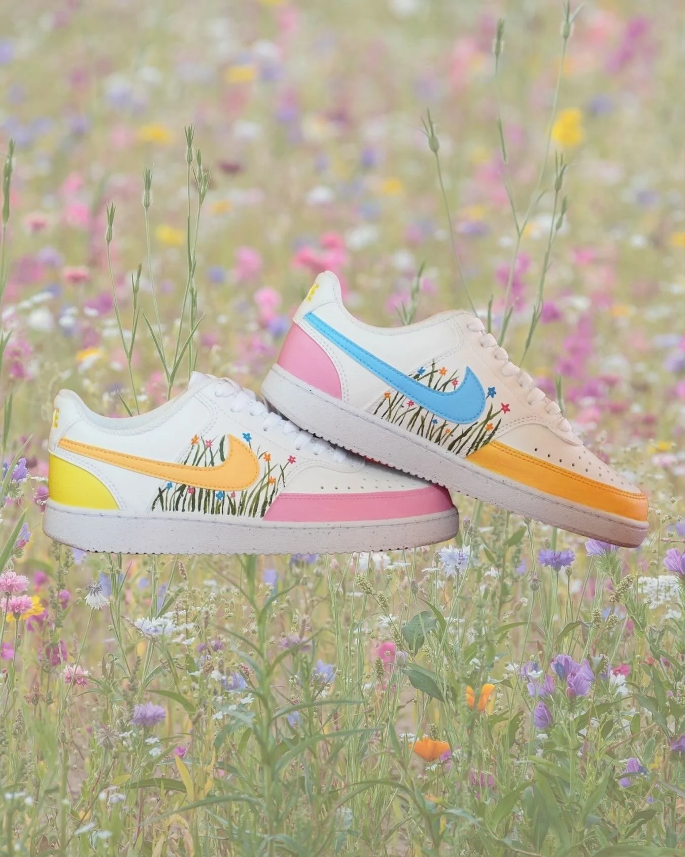 Walking through petals, carrying spring with every step.

📦 Sold *
🖌️ Ready-to-order *
👟 Sizes 36 - 49.5 (EU Sizes)

*Design available on Air Force 1 (photo shows a different model that is not available)
*&ldquo;Sold&rdquo; means this exact pair i