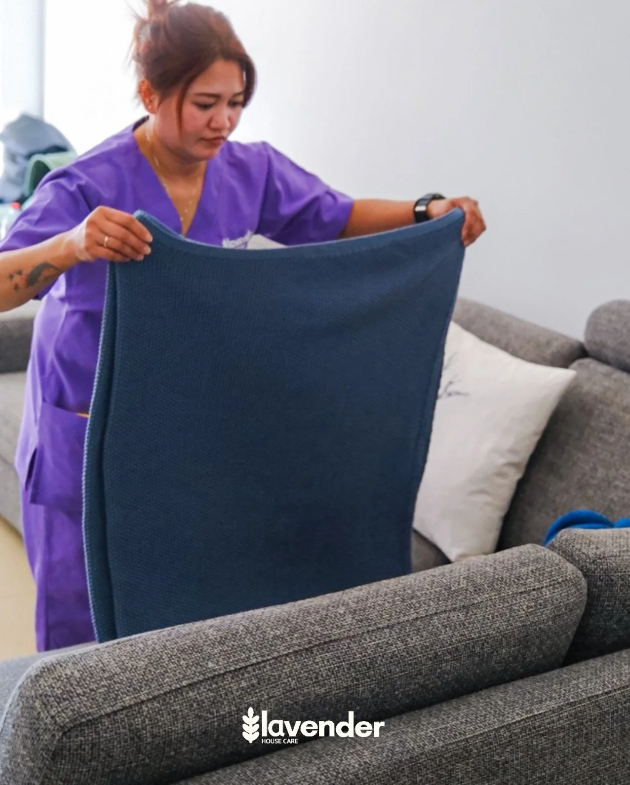 ✨ Time to tidy up the living room! Organizing your sofa not only looks great, it makes the whole room feel more spacious and inviting. 🛋️💫

#OrganizedLiving #SofaGoals #TidyHome #CleaningService #HomeOrganization #CozyVibes #lavender