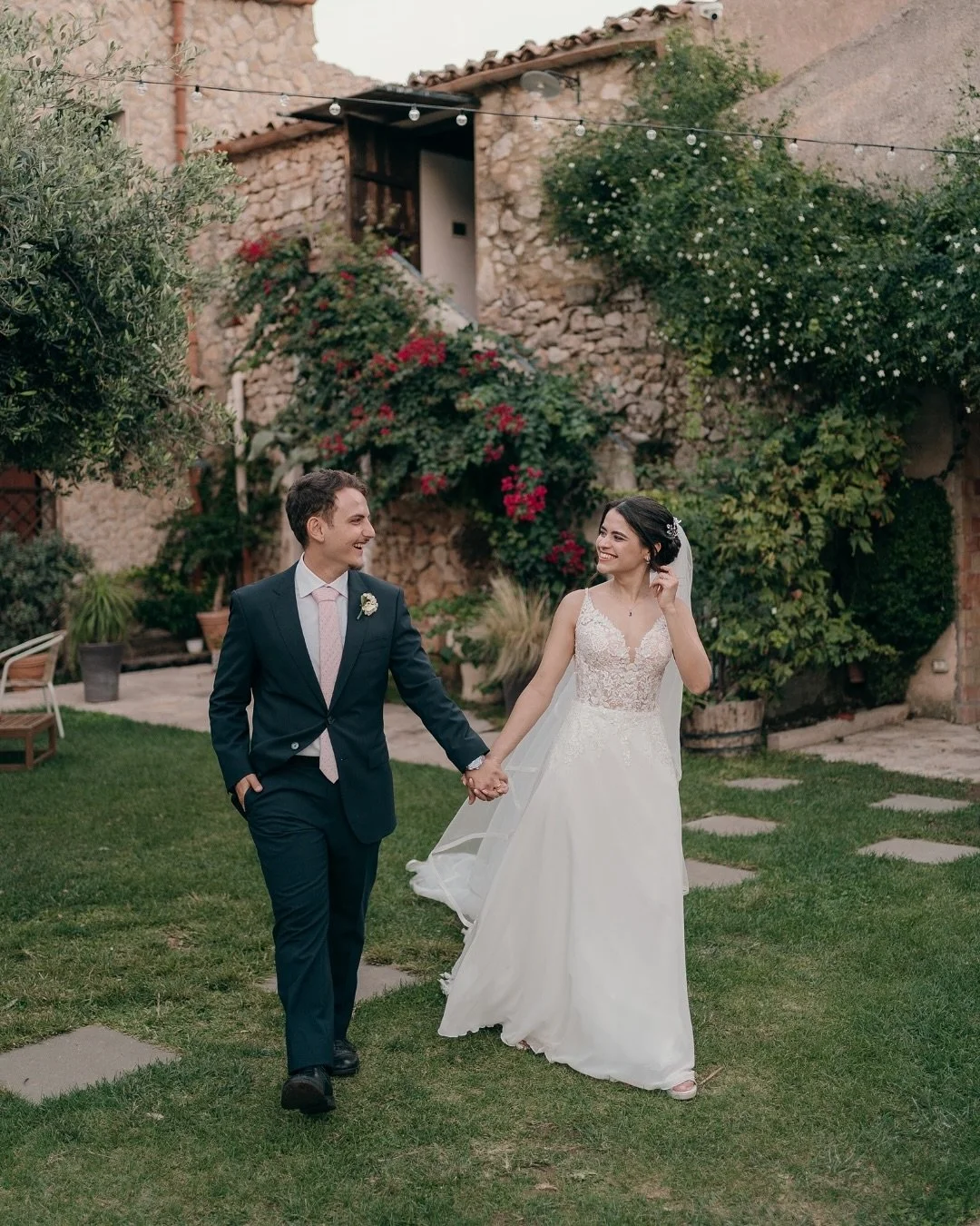 A timeless Sicilian wedding.
Amid the rustic beauty of an ancient villa, their day unfolded with understated grace. Soft light, organic textures, and heartfelt moments blended into an atmosphere of effortless elegance. A celebration that felt both in