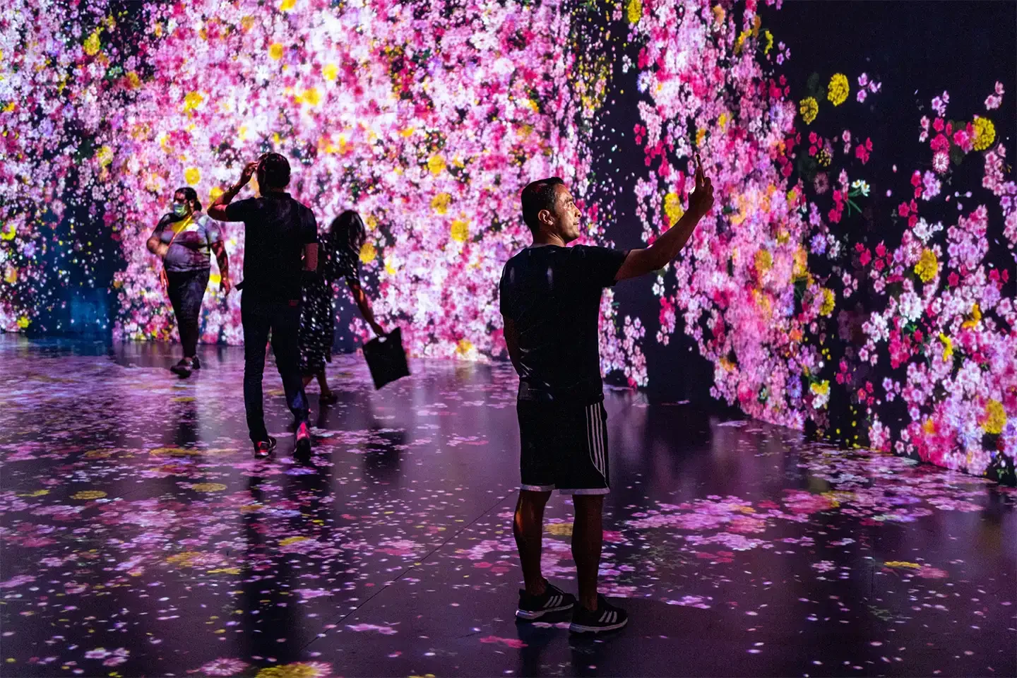 The Cost of the Broken Model: Pace Gallery Layoffs, Crypto Collapse, and the Exhaustion of Speculative Velocity