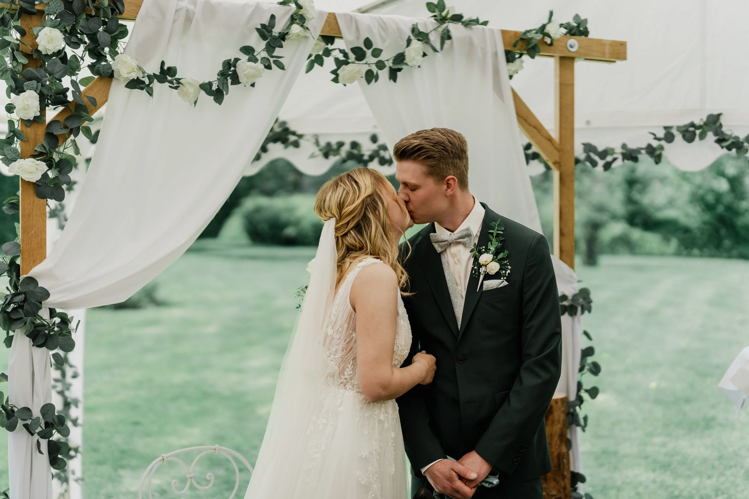 Anna & Lars_09.05.2026_Weddingsbytill-132.jpg