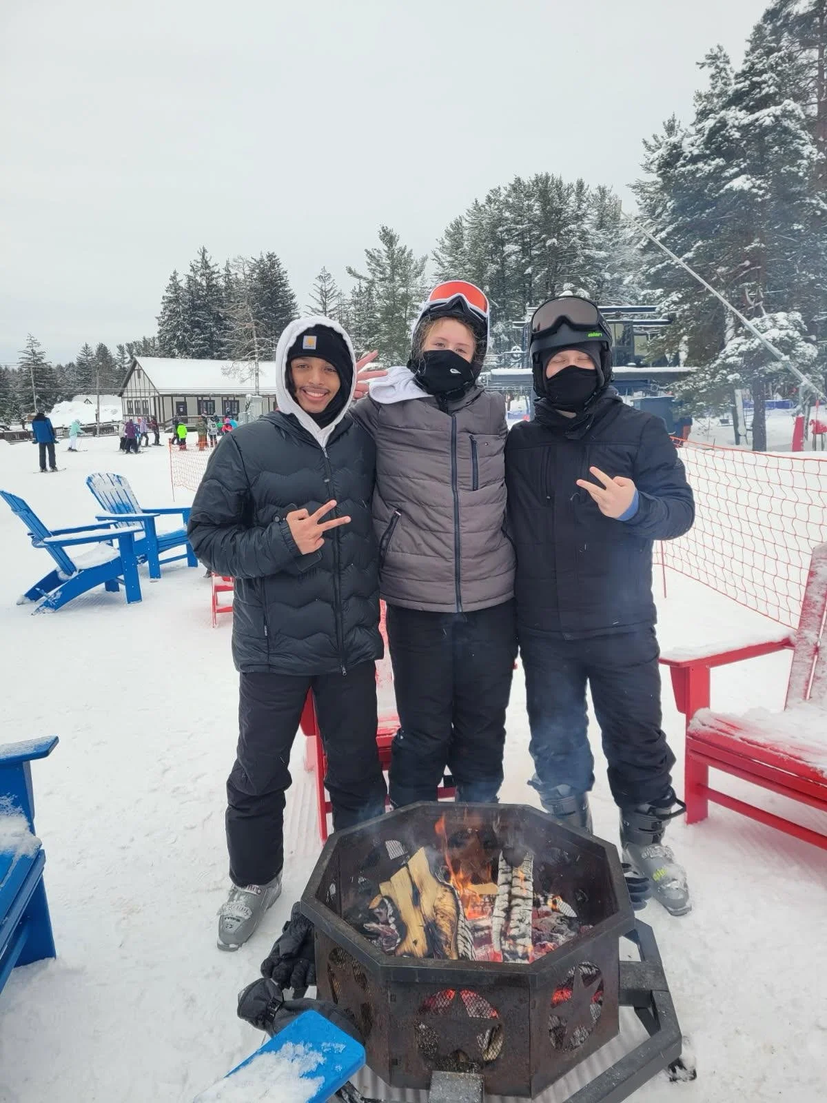 Namers are enjoying a day on the slopes at @pknpkresort !! 💚⛷️