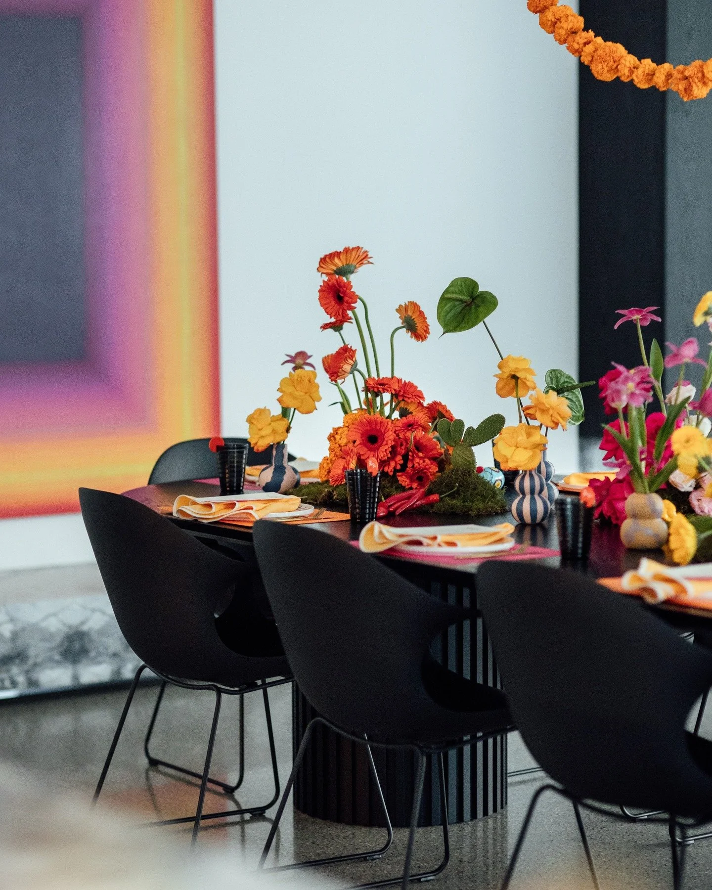 Still crushing over this bold Mexican set up - using our Vacay Collection 🧡

Design @jemandi_designs
Styling and creative concept @the_eventurer
Florals @astrodaphne
Images @smokey_oscar
Hire @clothandconfettihire
Dinnerware @intheroundhouse
Printin