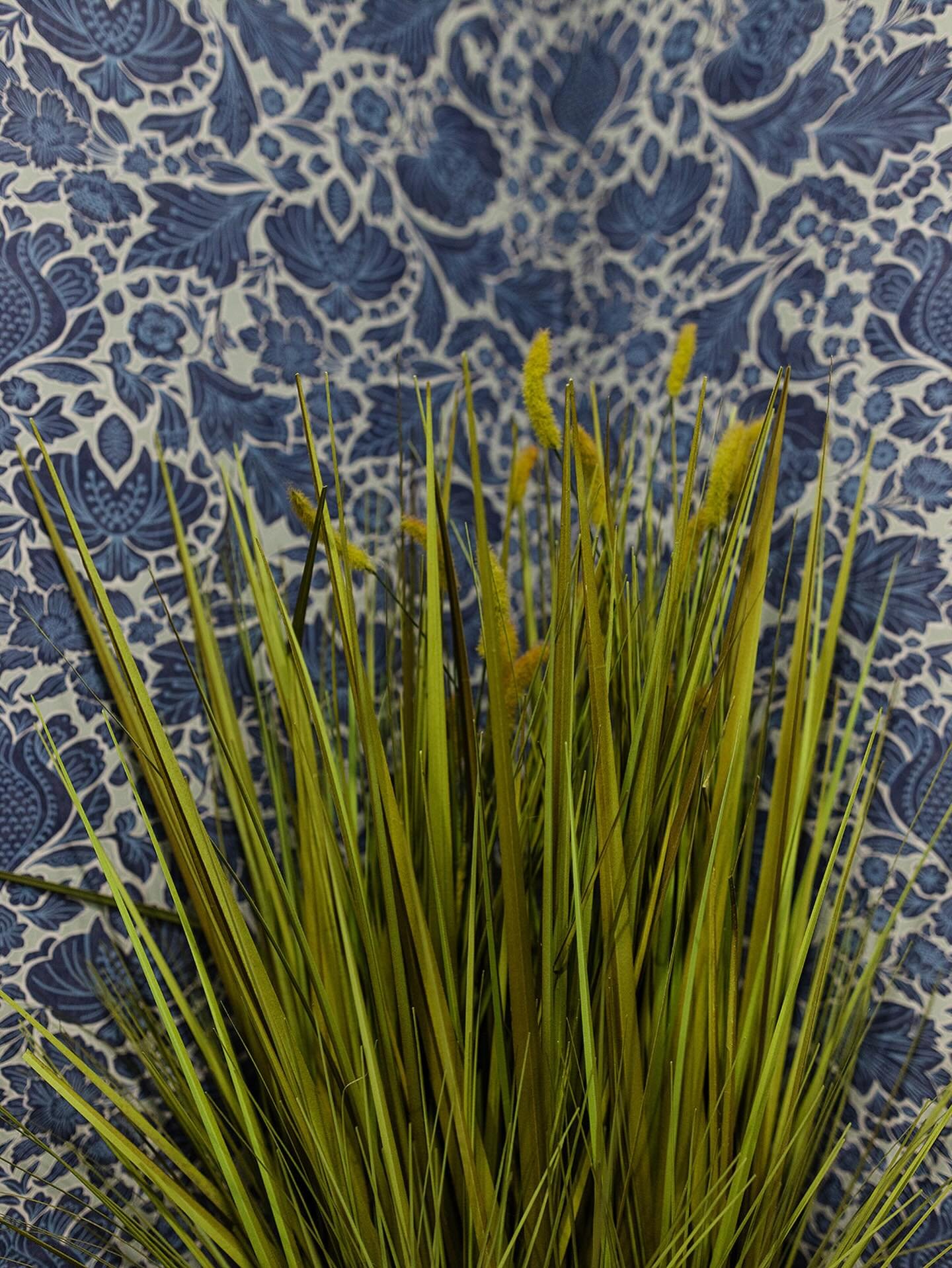 At Hue Society we believe in the good. There is so much noise and division all around us but inside our walls we strive for peace. We hope you feel it too.