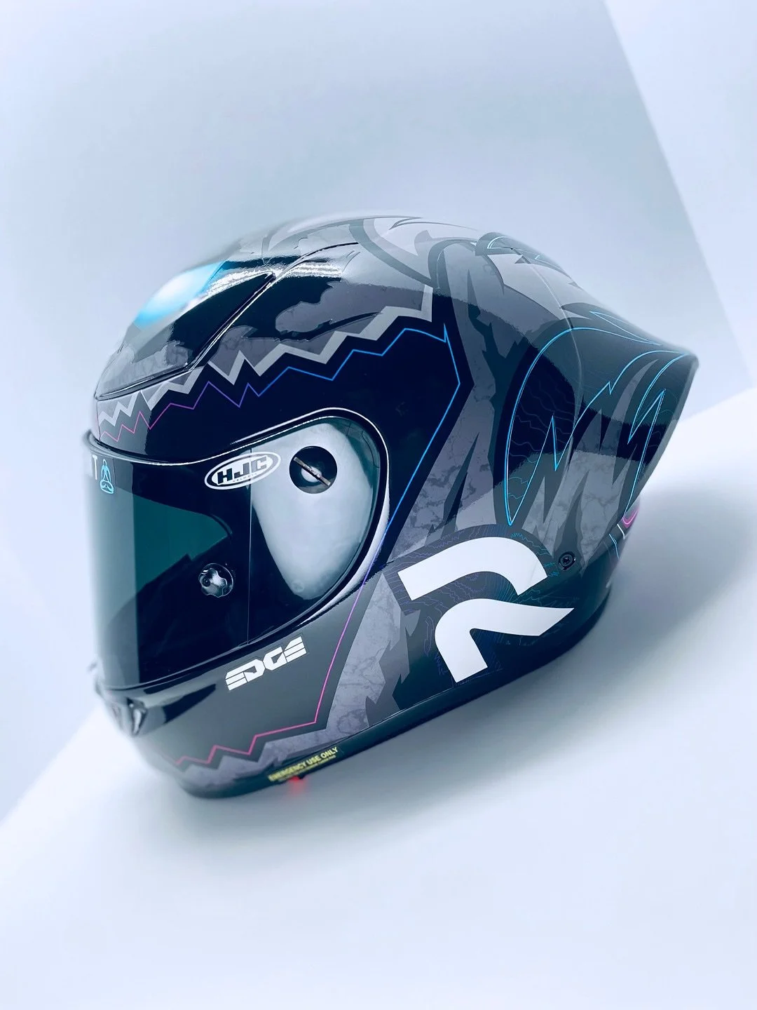Take a closer look at @jujucorrea40 new training design!

@hjchelmets 
@hjchelmetsusa