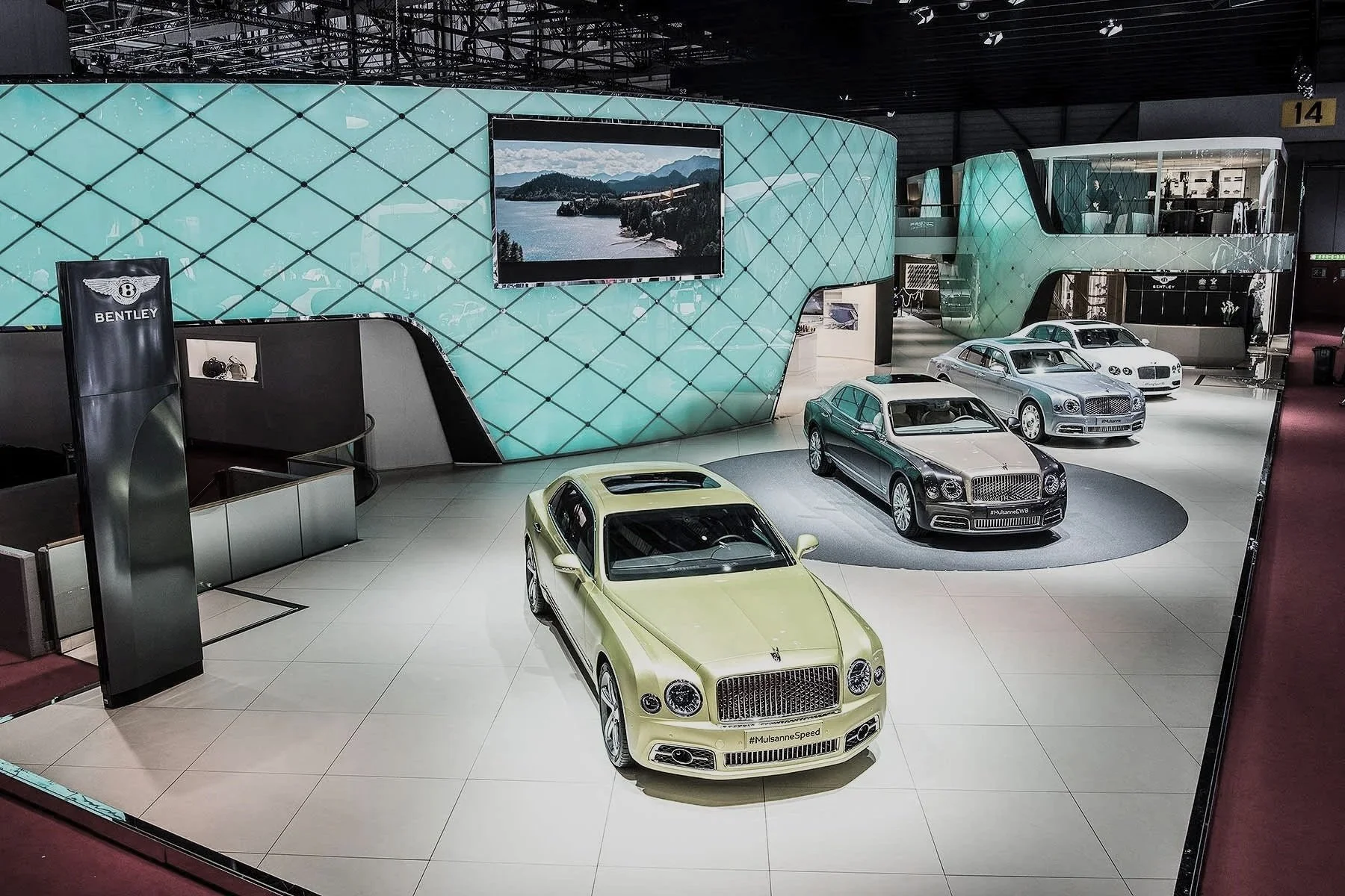 Bentley_Geneva_Motor_Show_2016_01.jpg