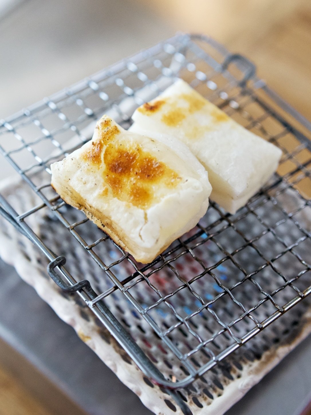 あくびするようにおもちが膨らんでくれること
日なたが順番に畳をあたためてくれること
地図なしで冒険したら、椿が満開だったこと

わたしが何をよろこぶか

スマホは教えてくれないよ😌

&mdash;&mdash;&mdash;&mdash;&mdash;&mdash;&mdash;&mdash;&mdash;&mdash;&mdash;&mdash;&mdash;&mdash;&mdash;&mdash;&mdash;&mdash;&mdash;&mdash;&mdash;&mdash;&md