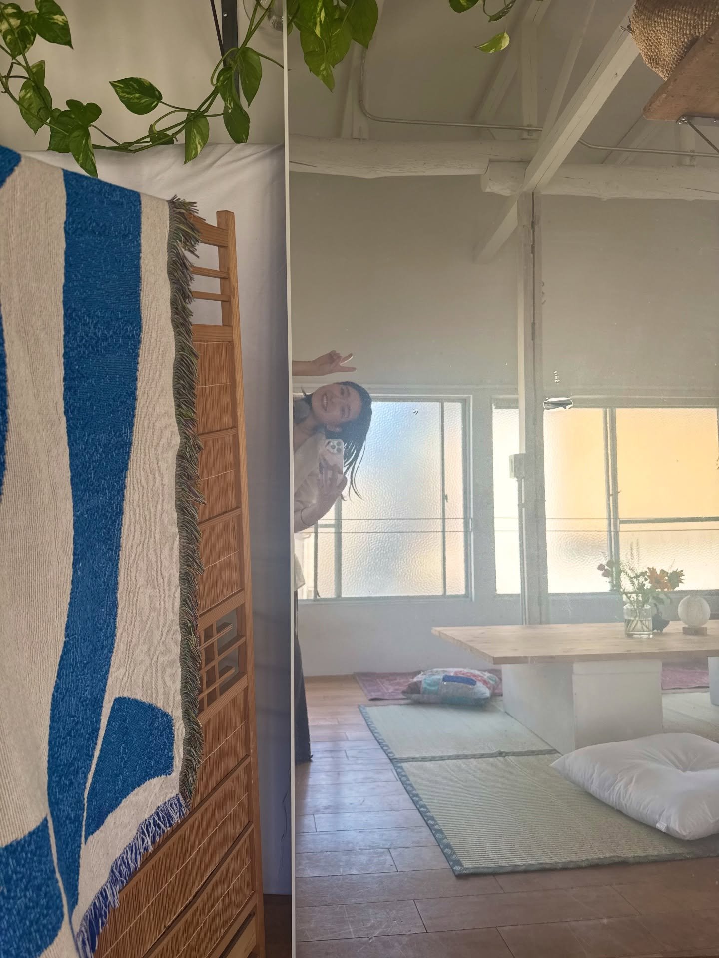 周りの人が輝いて見えて、自分だけ何もないような感覚
頭では分かっている「比べる必要ない」って言葉が
心に入っていかないとき、あるよね

その嫉妬、成長期のお知らせかも
って最近は思う。

だって、嫉妬はいつだって、
自分が本当に欲しいものを教えてくれる。
羨ましいな をエンジンに変えたら
こっちのもの。

&mdash;-

「正しそうなこと」で
感情をなかったことにする必要はない。
どんな気持ちも、自分の味方だよ☺️

わたしも今、成長期〜🌱

When everyone around yo