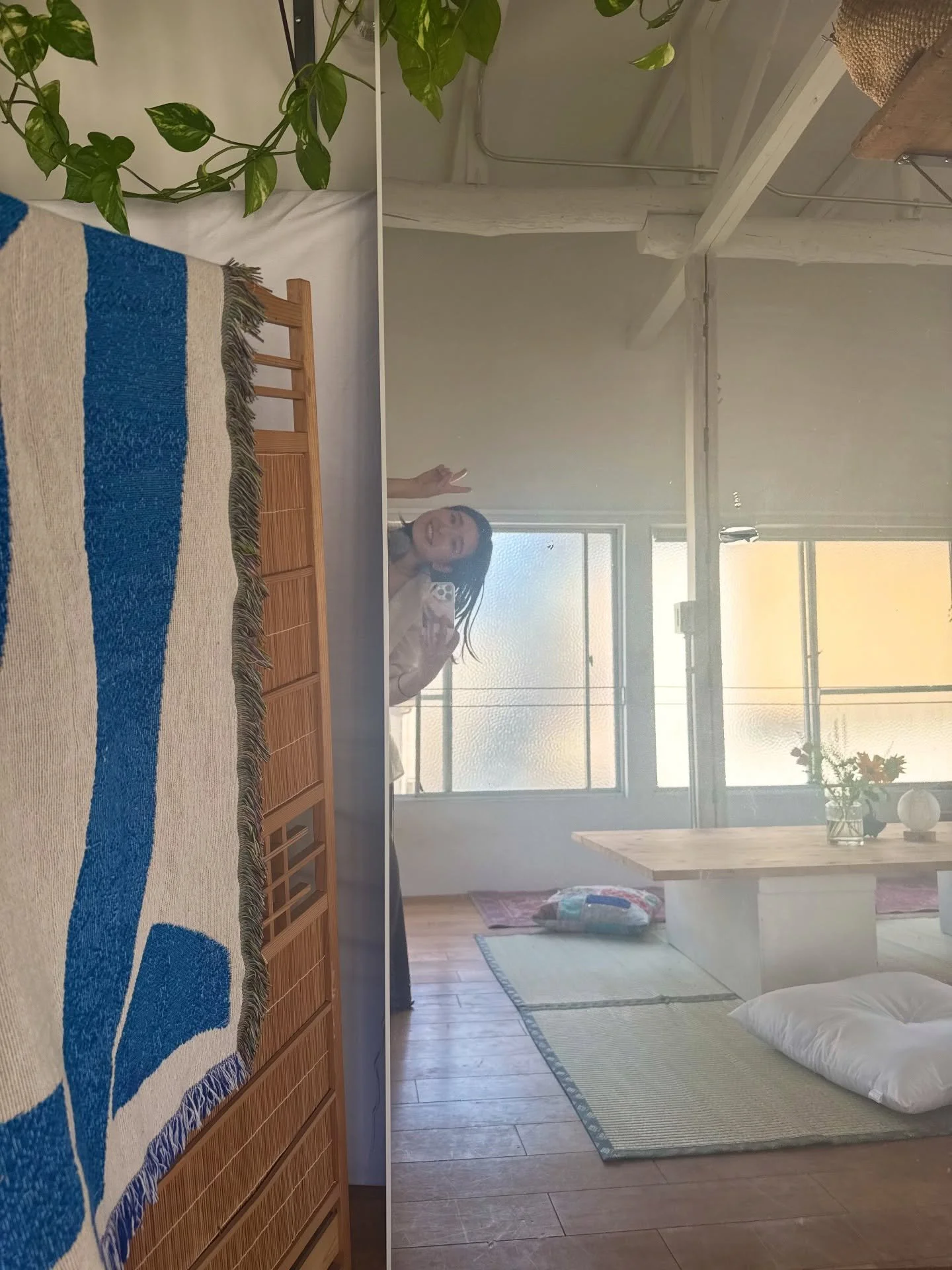 周りの人が輝いて見えて、自分だけ何もないような感覚
頭では分かっている「比べる必要ない」って言葉が
心に入っていかないとき、あるよね

その嫉妬、成長期のお知らせかも
って最近は思う。

だって、嫉妬はいつだって、
自分が本当に欲しいものを教えてくれる。
羨ましいな をエンジンに変えたら
こっちのもの。

&mdash;-

「正しそうなこと」で
感情をなかったことにする必要はない。
どんな気持ちも、自分の味方だよ☺️

わたしも今、成長期〜🌱

When everyone around yo