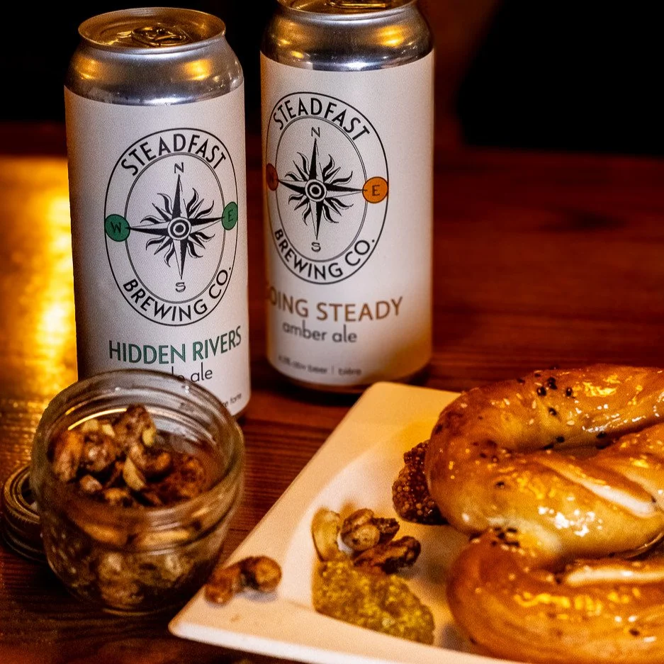 🥨 Pretzels and beer 🍺

Fun shoot with our buddies, Steadfast Brewing Co and Taproom Kitchen. Came out feeling like a 70s album cover 🎸

Hand model credit to the one and only Leanne! Thanks for donating (sacrificing) your perfect nails to crack a c
