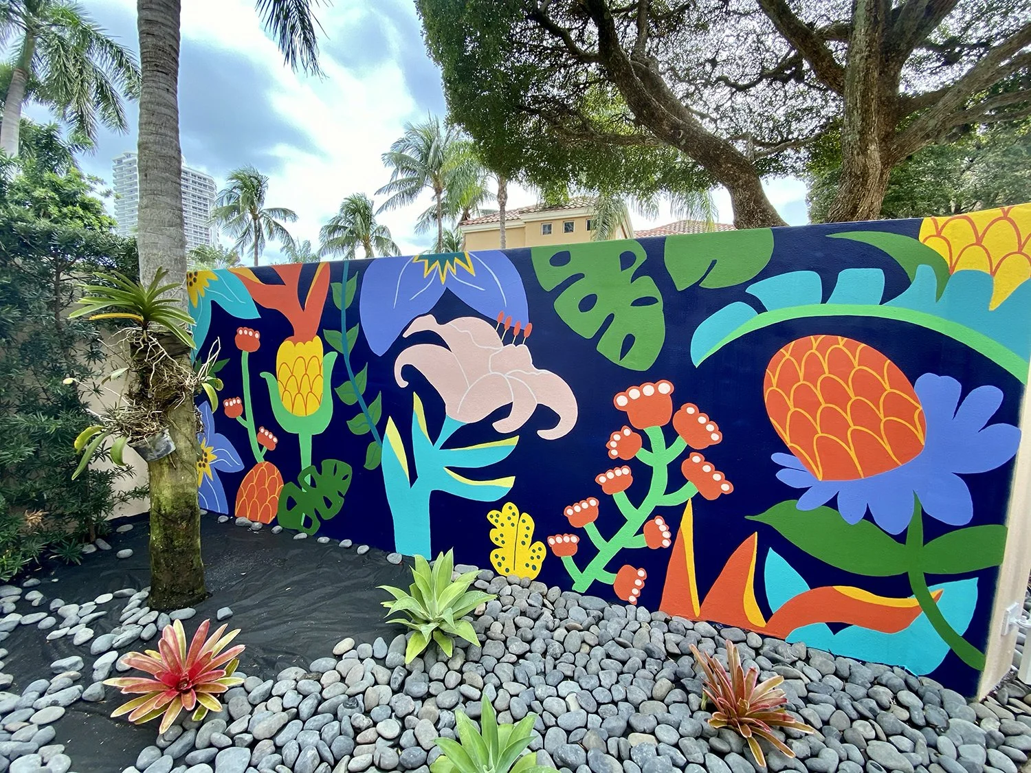 Residential Project Aventura Island Way, 16' L x 6' H, Free hand, Spray paint & House Paint