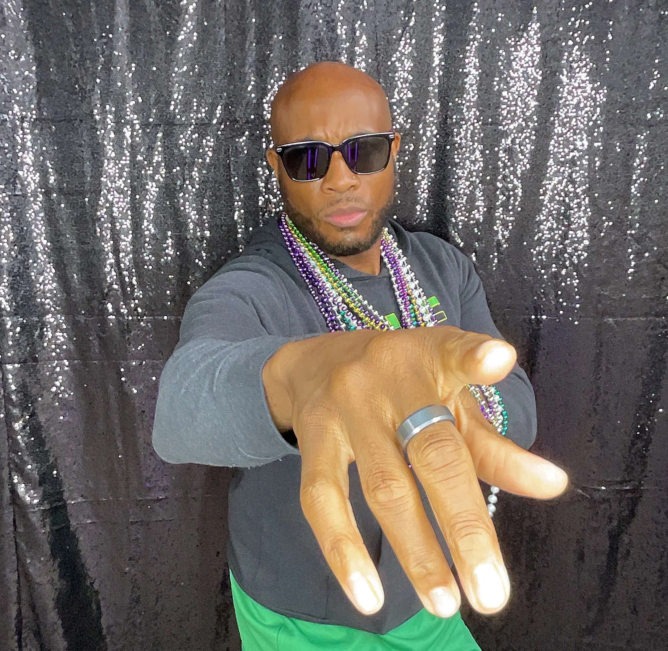 0102-Mardi_Gras_at_Water_Tree_-d1.jpg