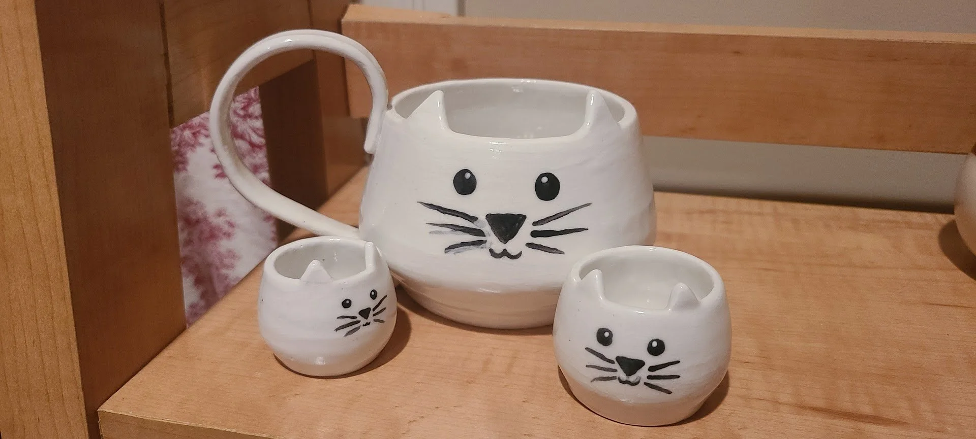 White Cat Mug Set