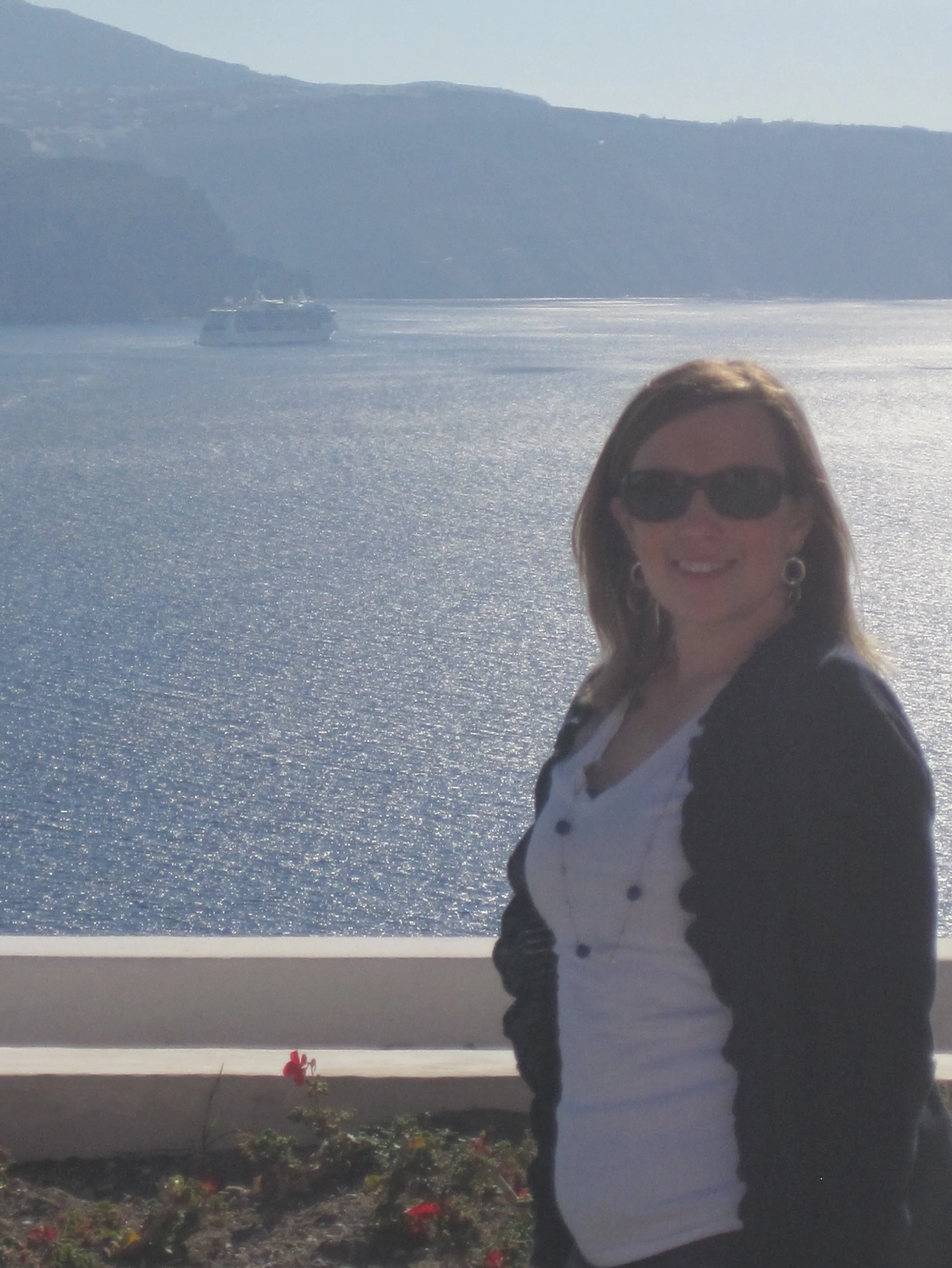 Portrait of Dawn Geoppinger, grief educator and somatic practitioner, offering gentle grief support and embodied healing.