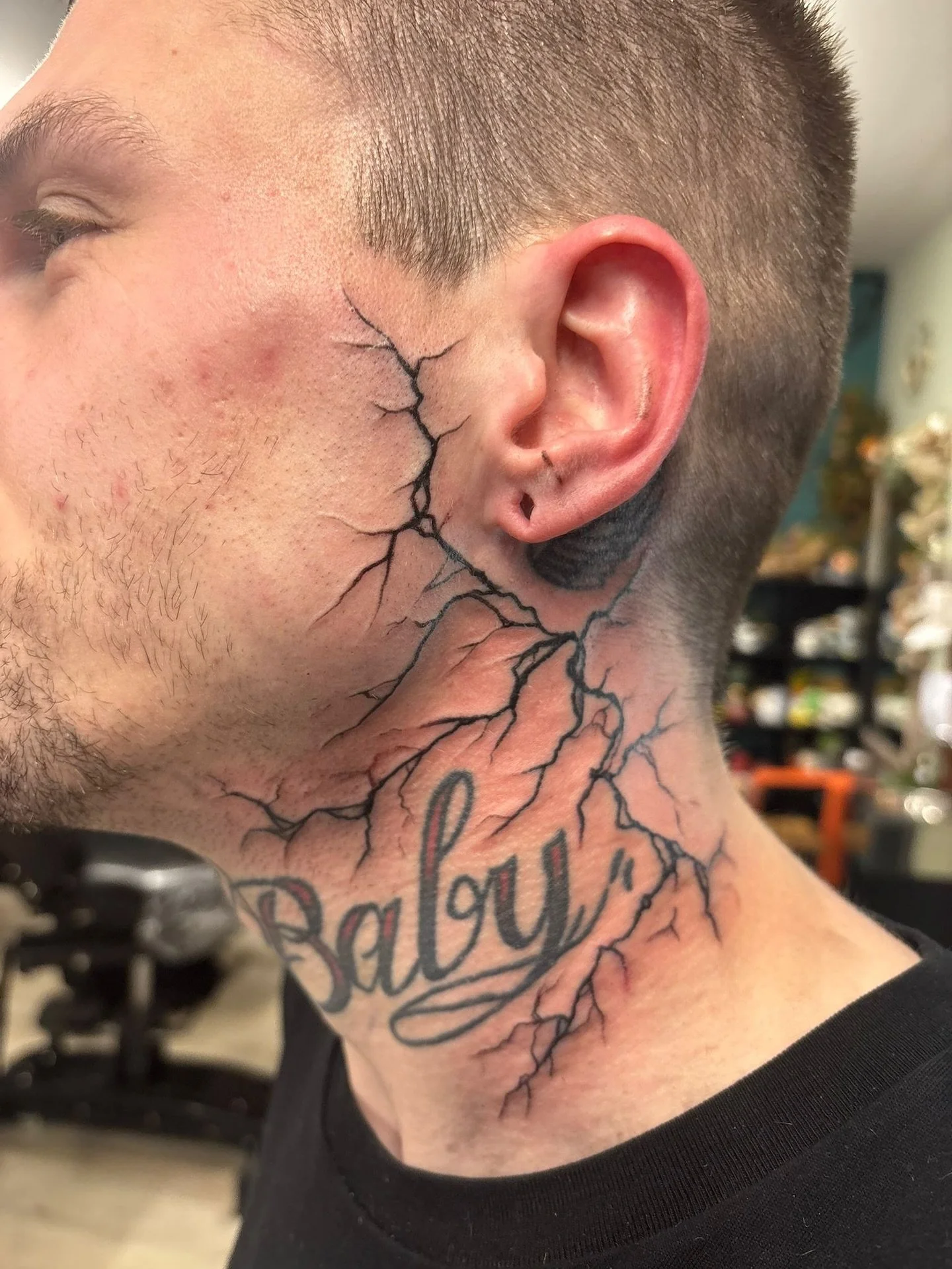 @tattoosbyhank1981 back at it with a freehand neck piece! We are absolutely obsessed ⚡️
Book via DM now! or get in touch with Iain directly 🫶
#dundeebusiness #scottishtattooartist #dundeetattoo #dundeeart #dundeecity #scottishtattoo #goodomenstatt