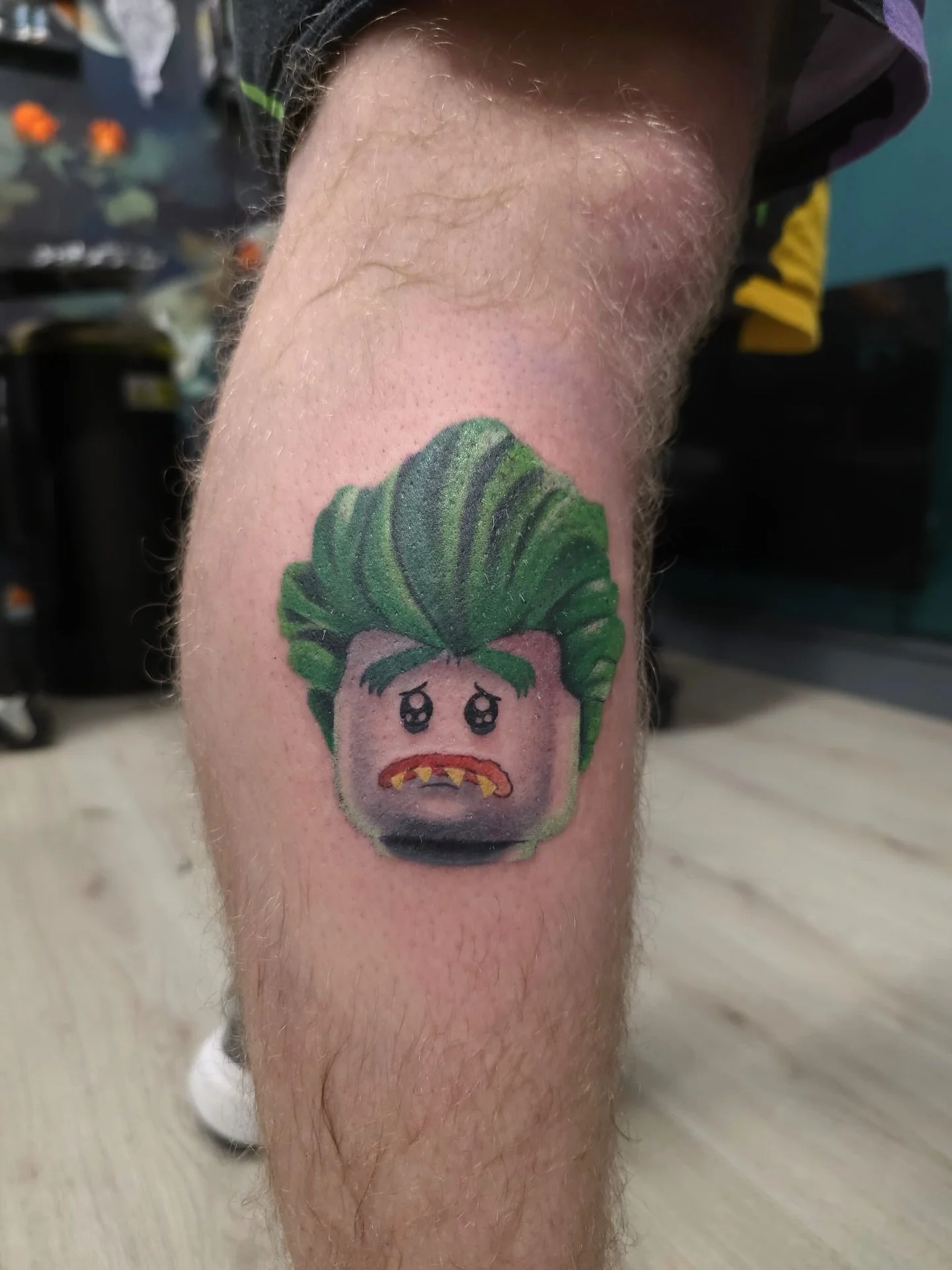 Matching lego Joker heads? Yes, absolutely 💯 Such a sick idea, and as always beautifully executed by @laurenmcneetattoo 👀 
Book in now! DM us or @laurenmcneetattoo directly 🤌🏻
#dundeebusiness #scottishtattooartist #dundeetattoo #dundeeart #dund